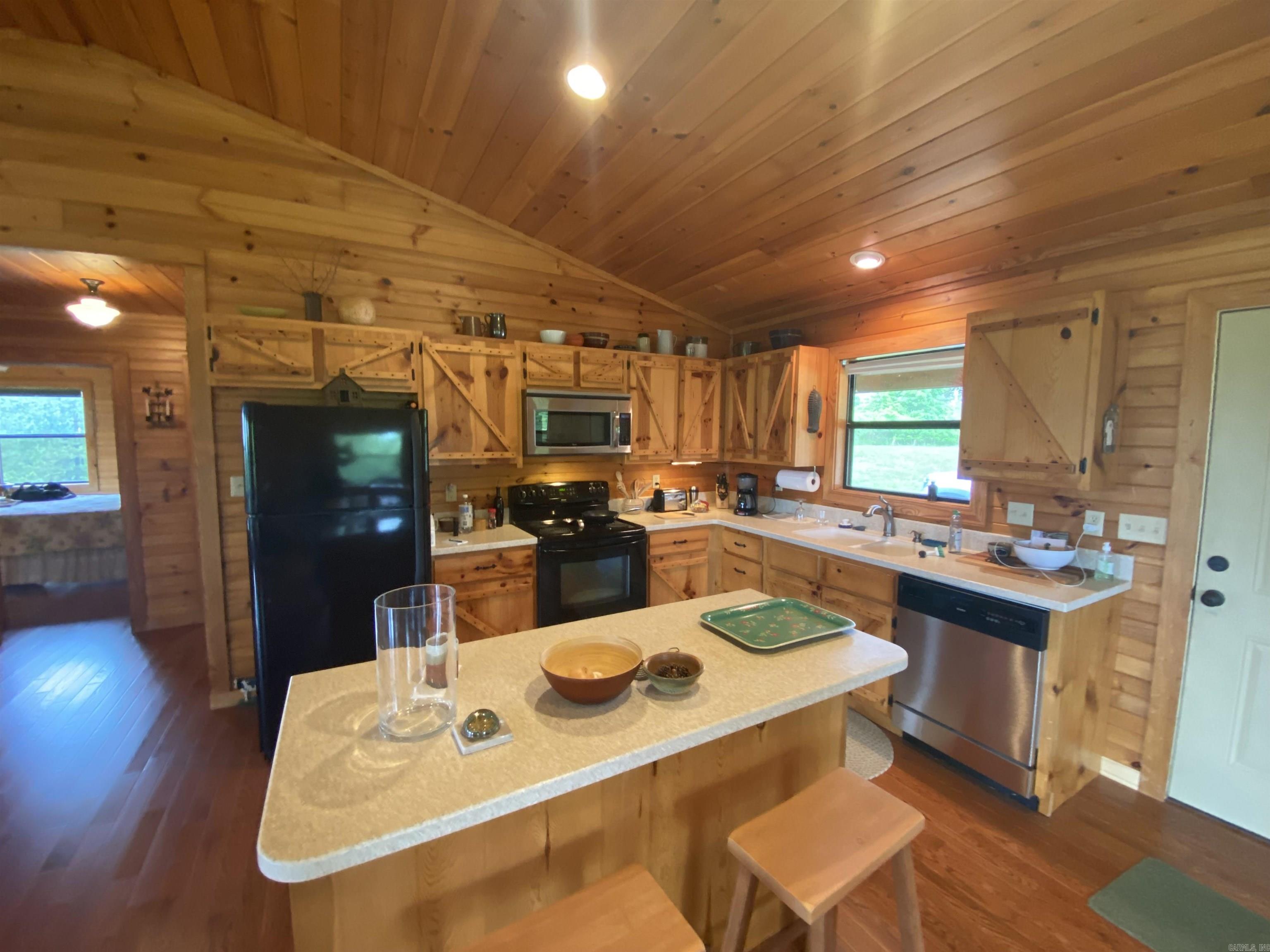 LANCASTERS-QMC HIGH COUNTRY - Residential