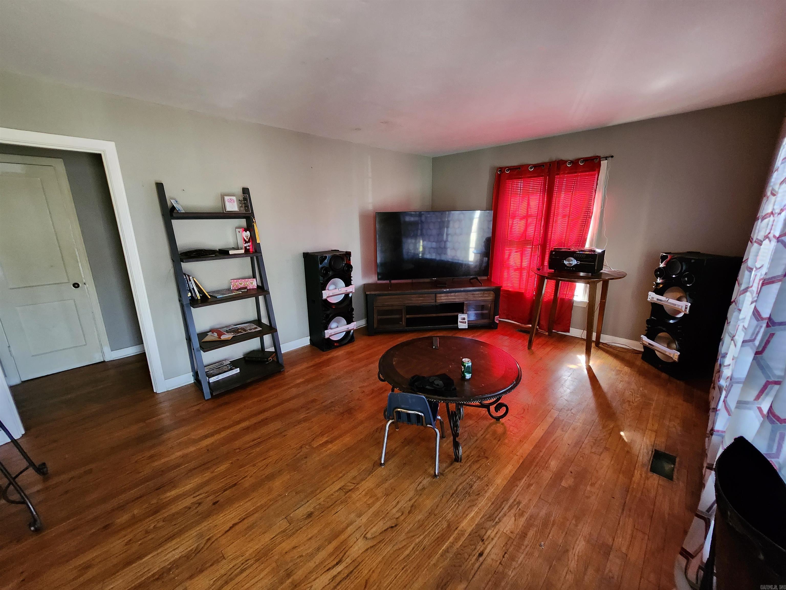 CUNNINGHAMS - Residential