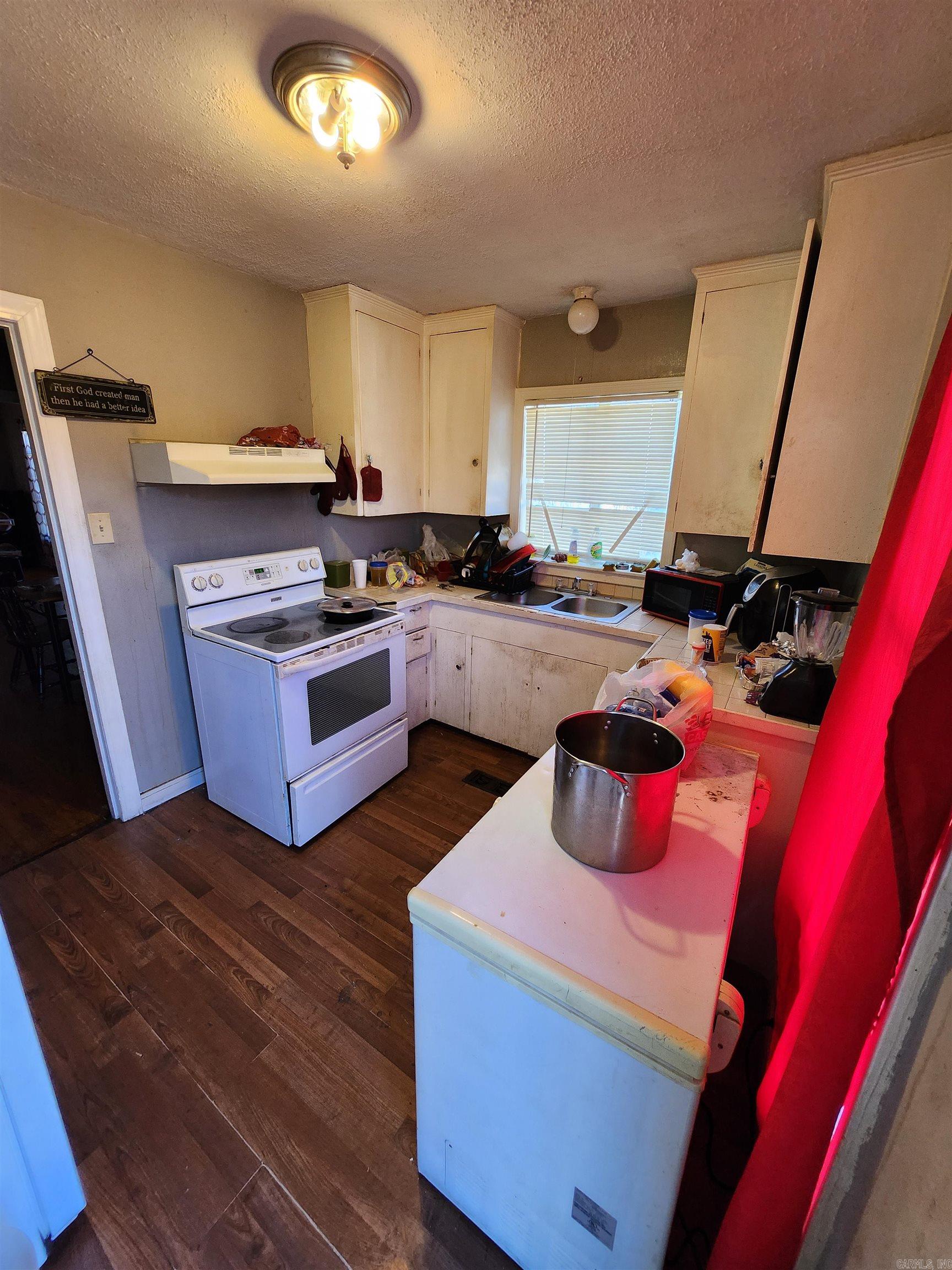 CUNNINGHAMS - Residential