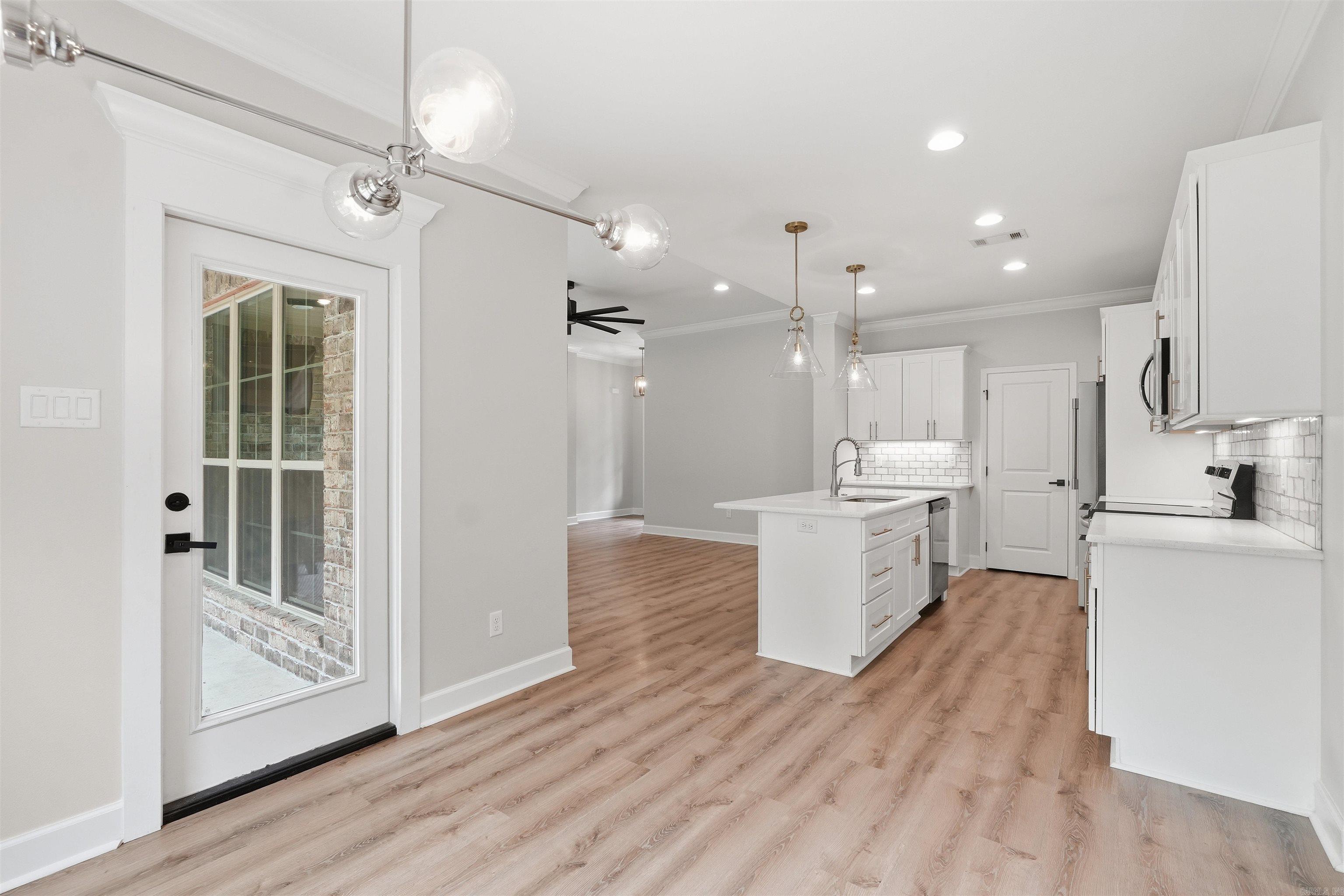 Lakeside Mountain - Residential