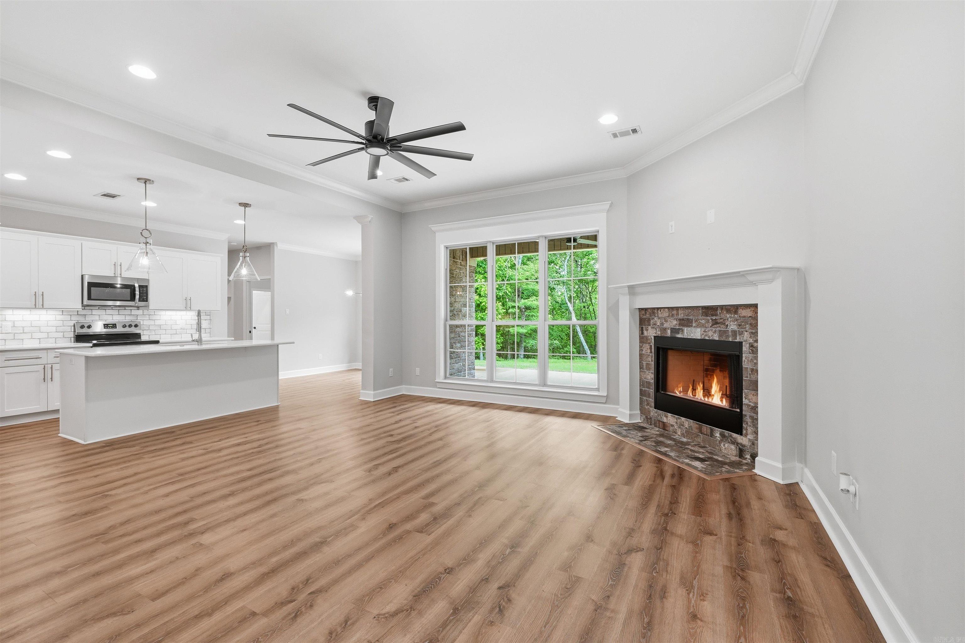 Lakeside Mountain - Residential