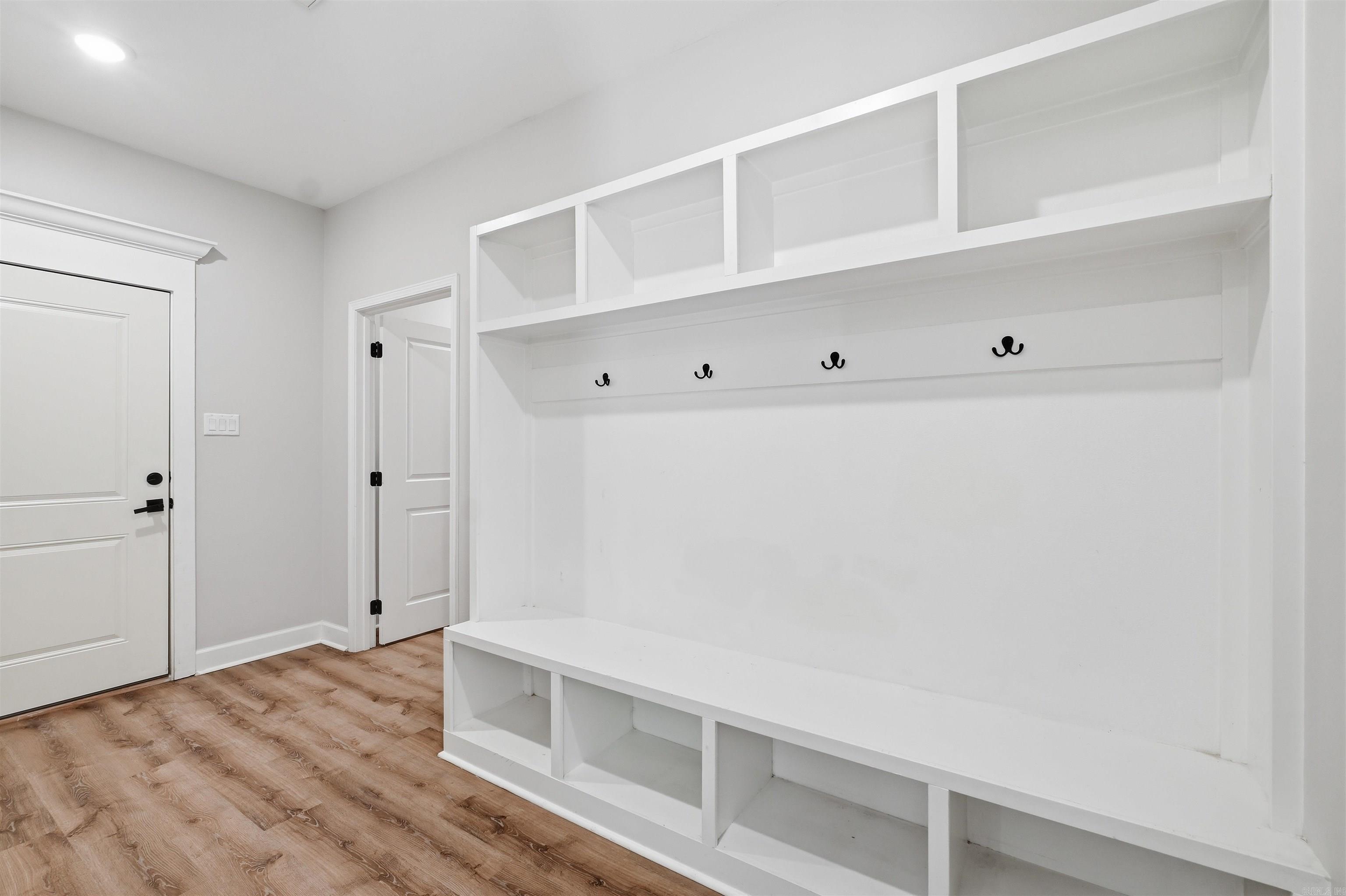 Lakeside Mountain - Residential