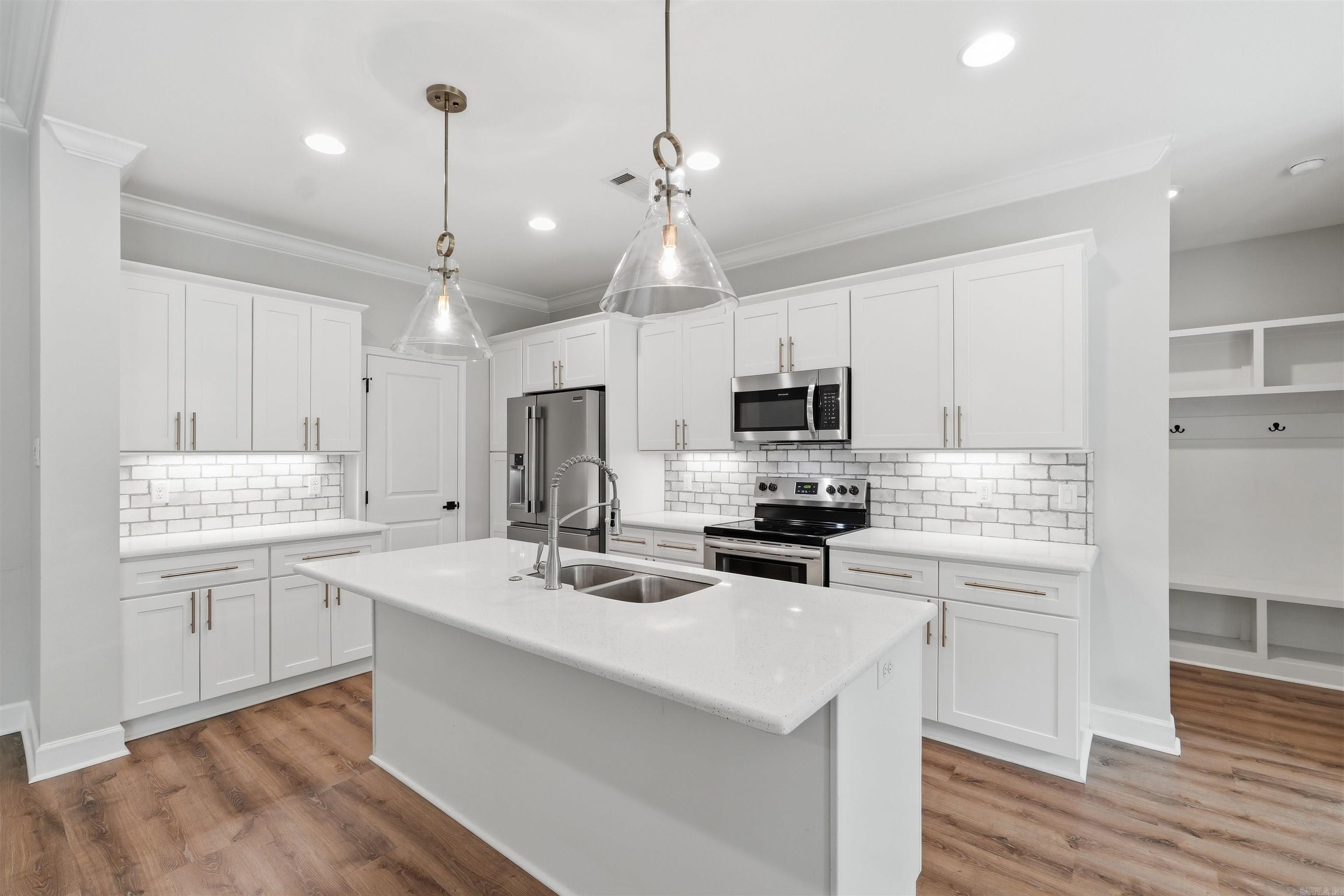 Lakeside Mountain - Residential