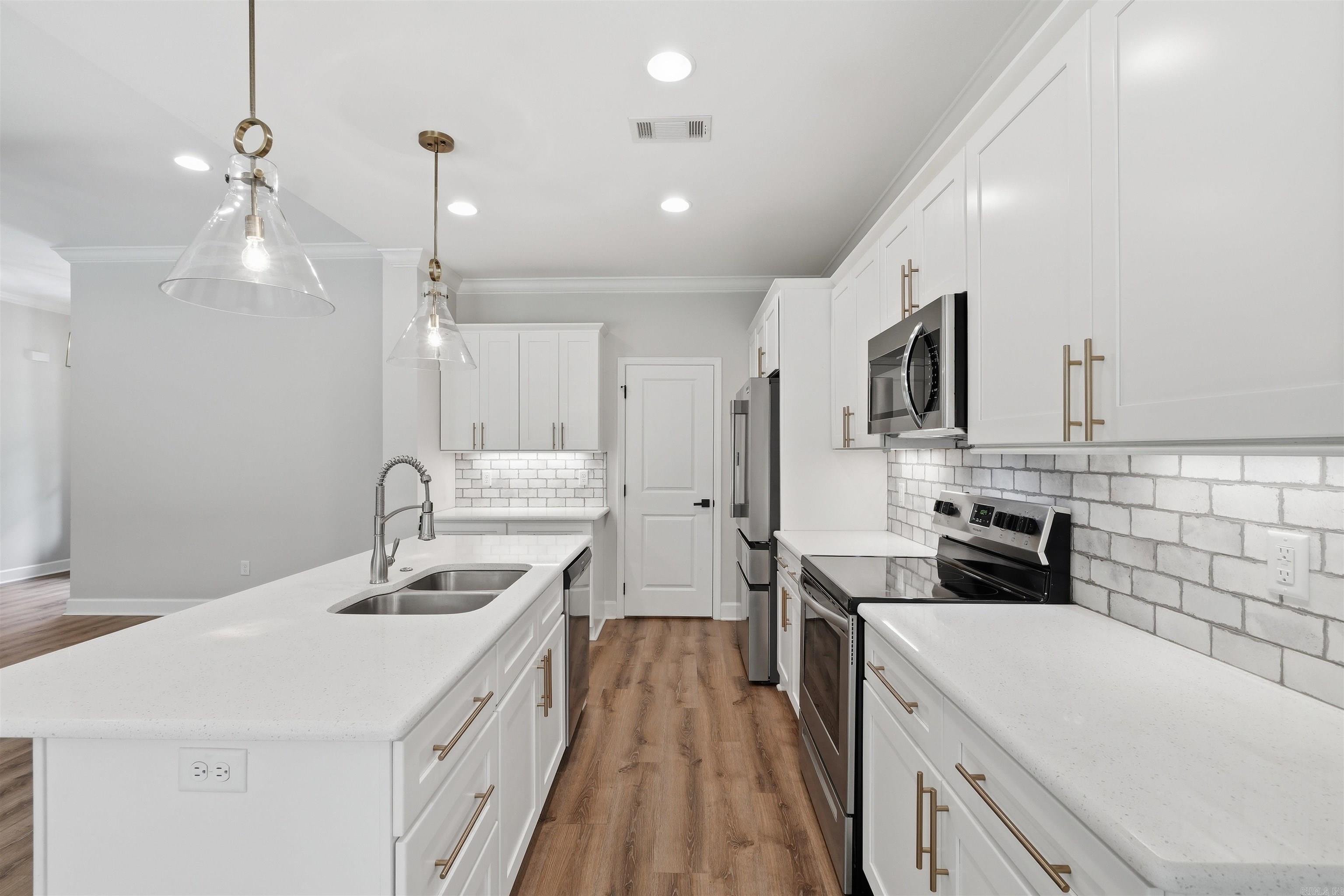 Lakeside Mountain - Residential