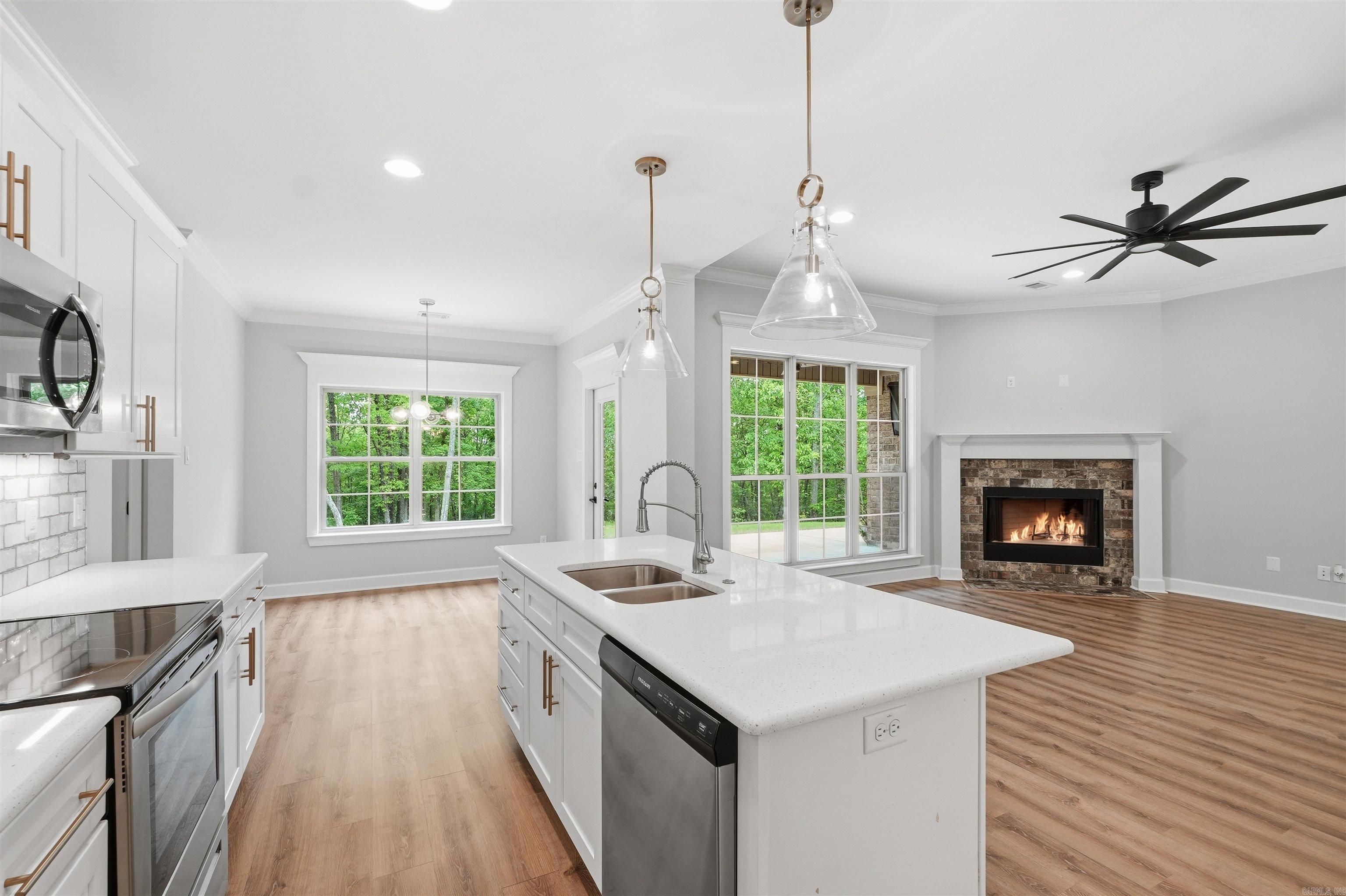 Lakeside Mountain - Residential