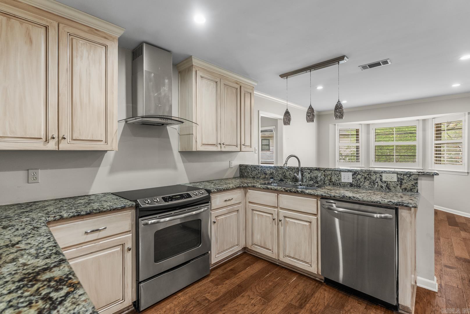 COLONY WEST - Residential