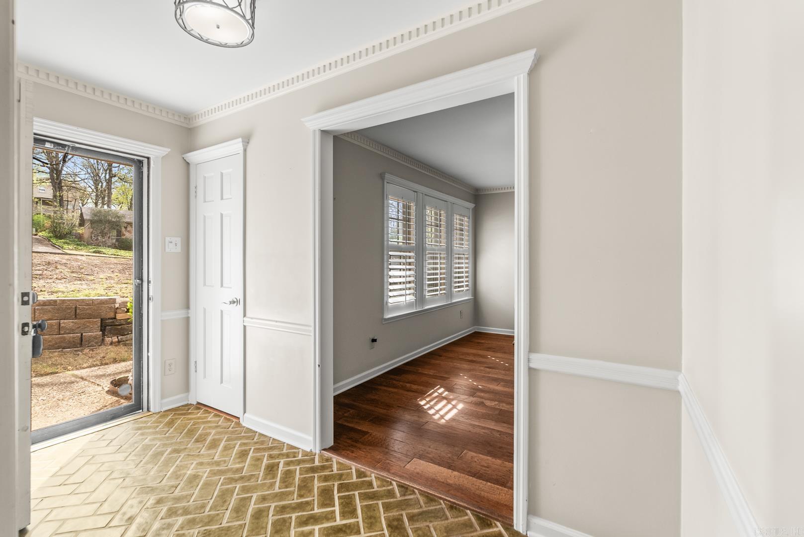 COLONY WEST - Residential