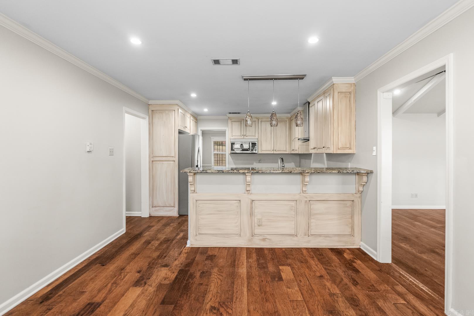 COLONY WEST - Residential