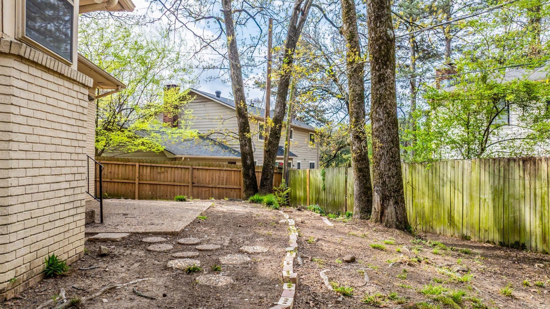 COLONY WEST - Residential