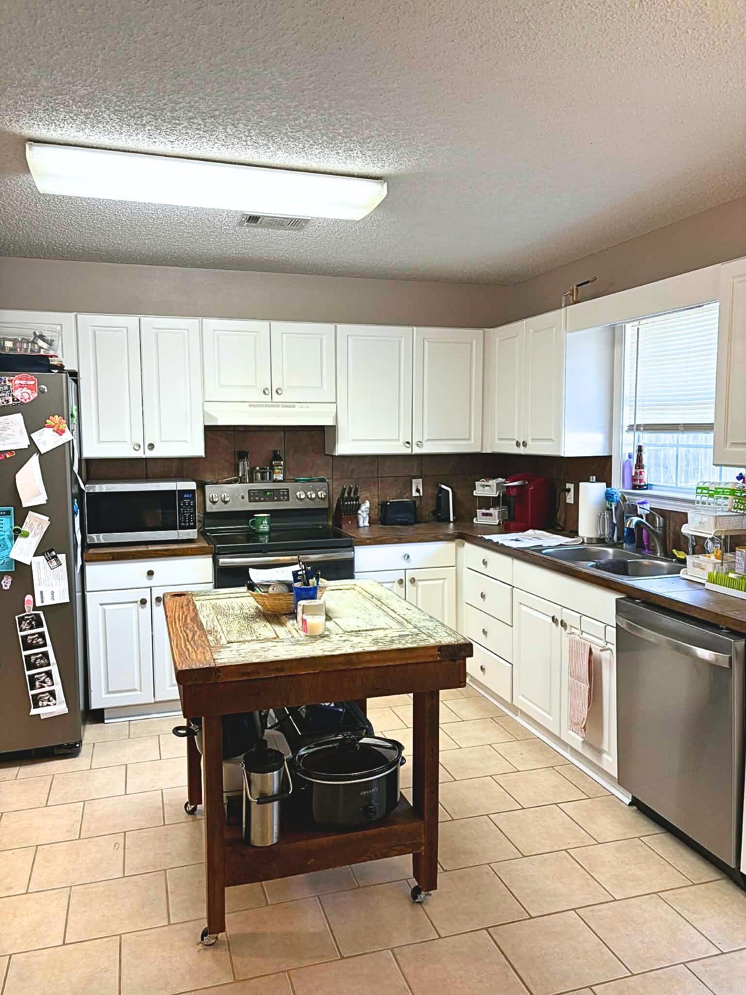 HONEYSUCKLE HILLS ADD - Residential