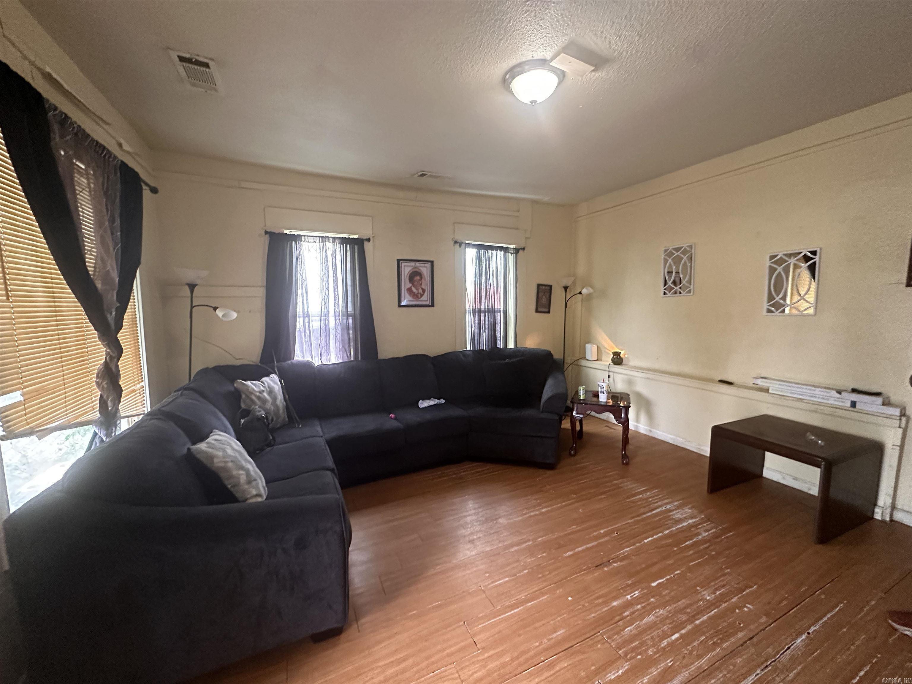 BARTONS ADDN - Residential