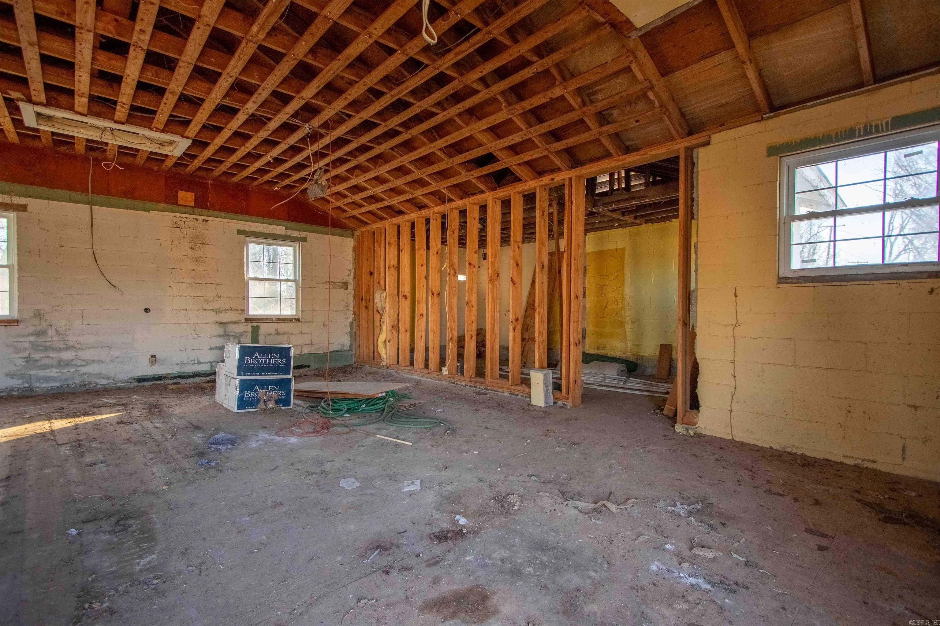 Dixie Acres - Commercial Sale