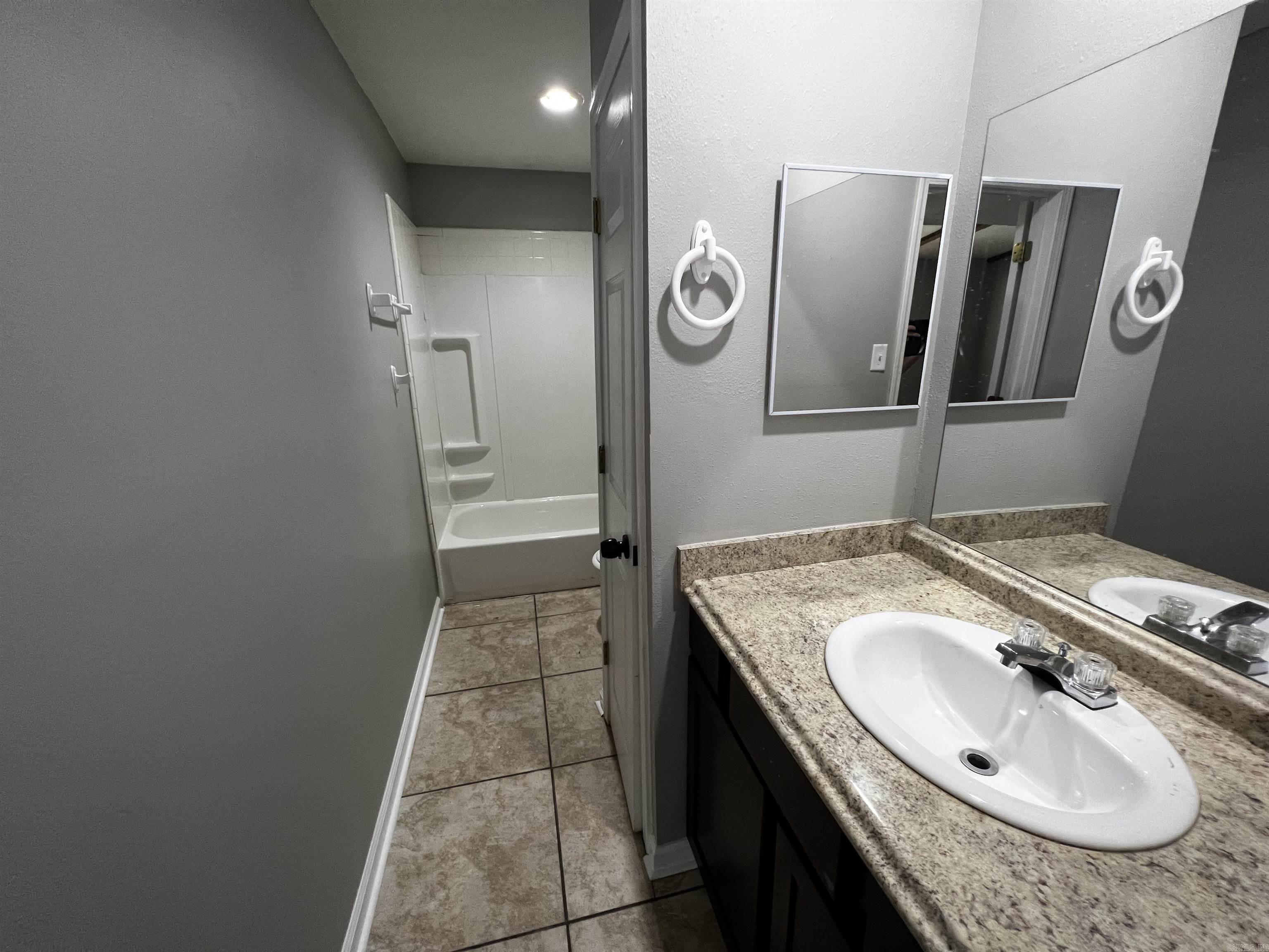 Country Wood - Residential Lease