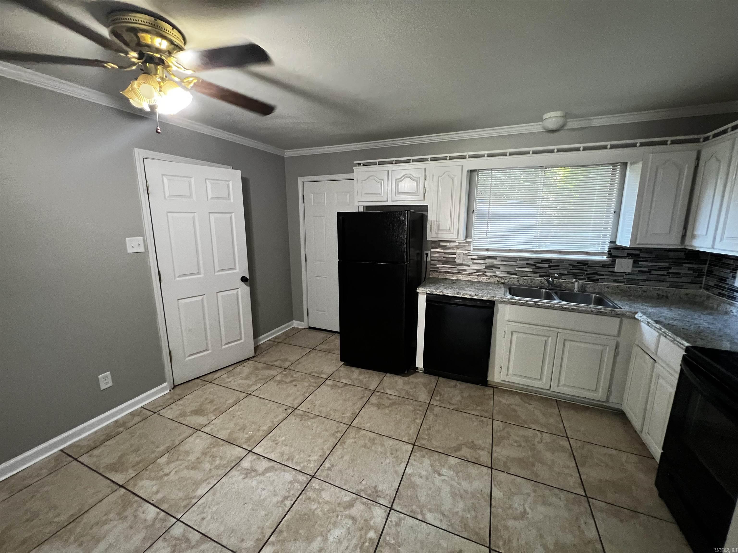 Country Wood - Residential Lease