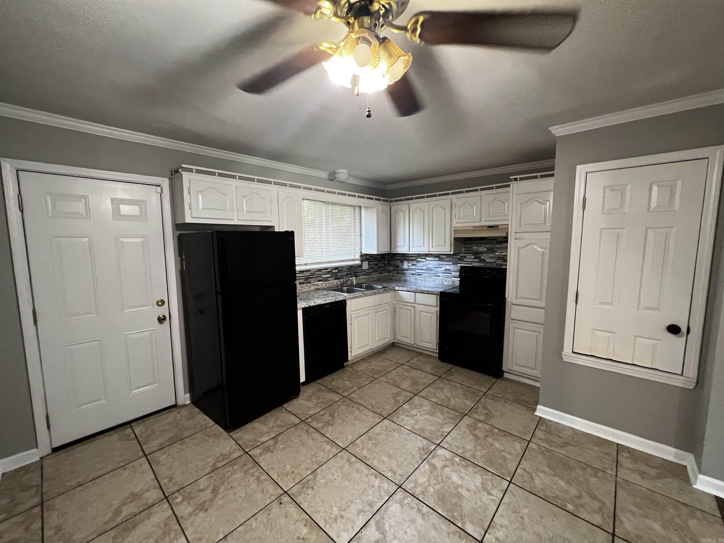 Country Wood - Residential Lease