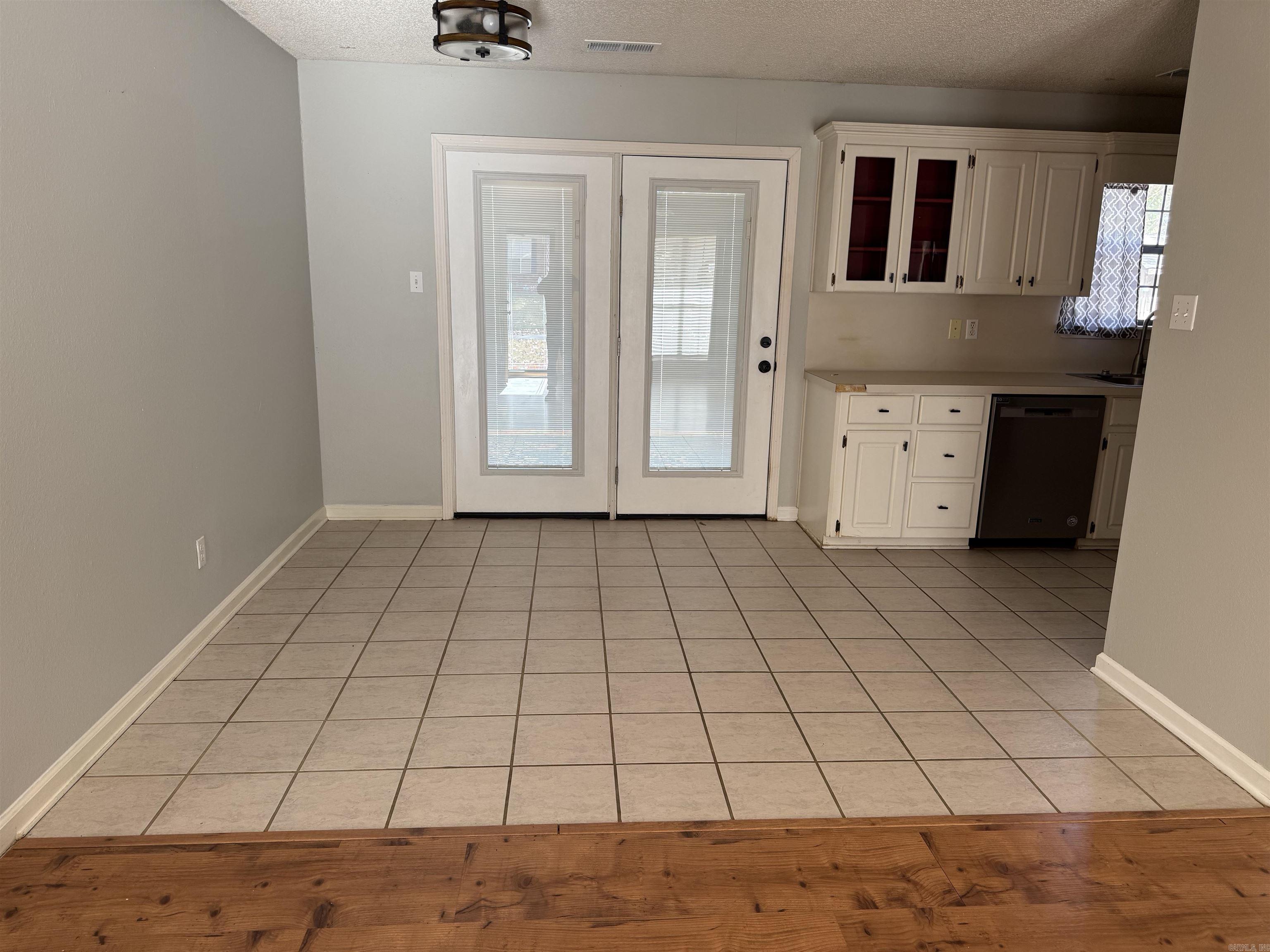 SHADED OAKS - Residential