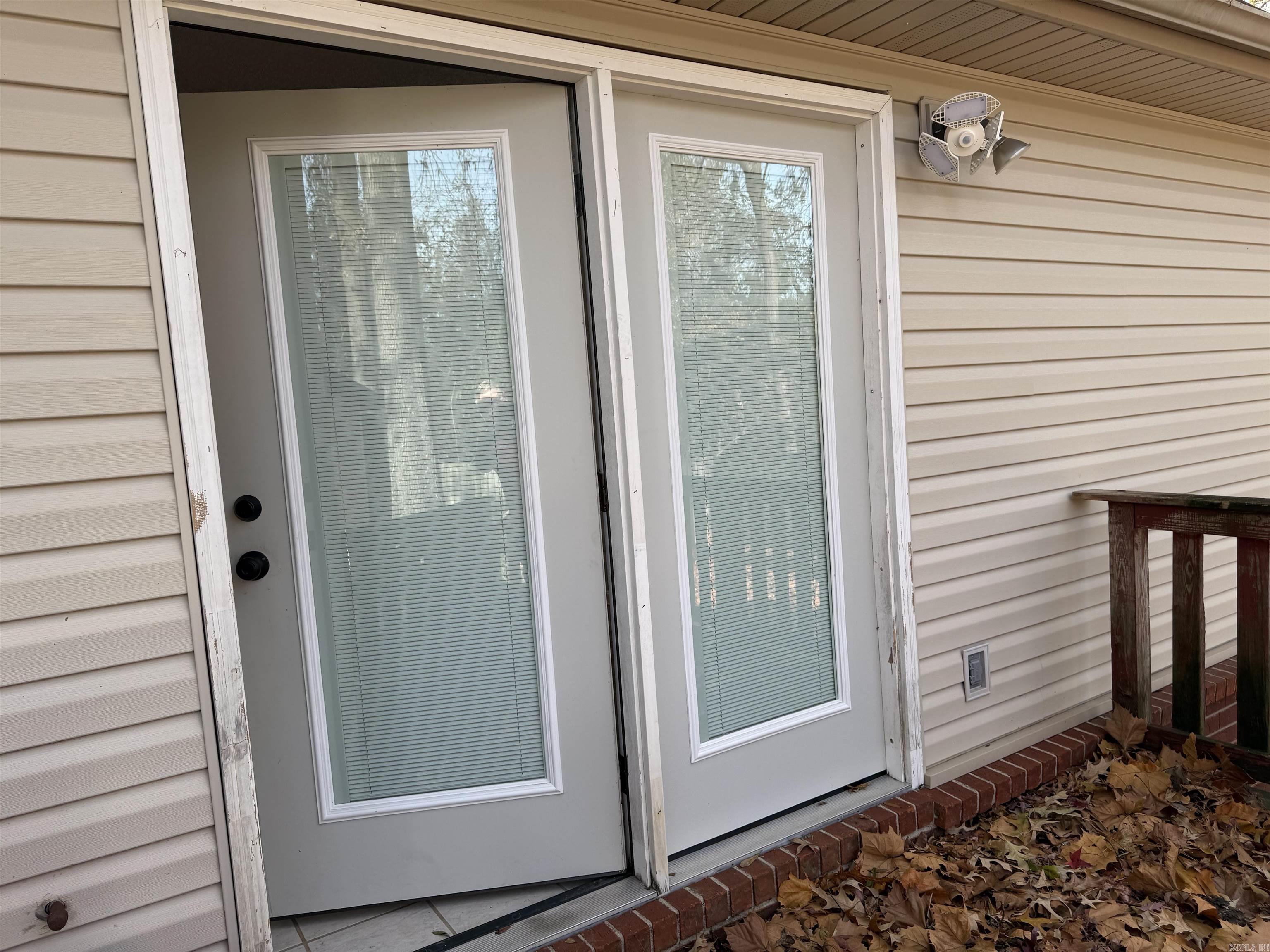 SHADED OAKS - Residential