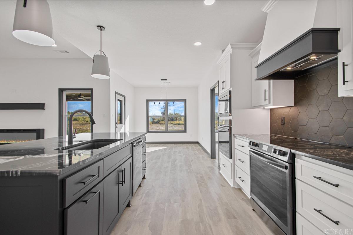 WINCHESTER ESTATES - Residential