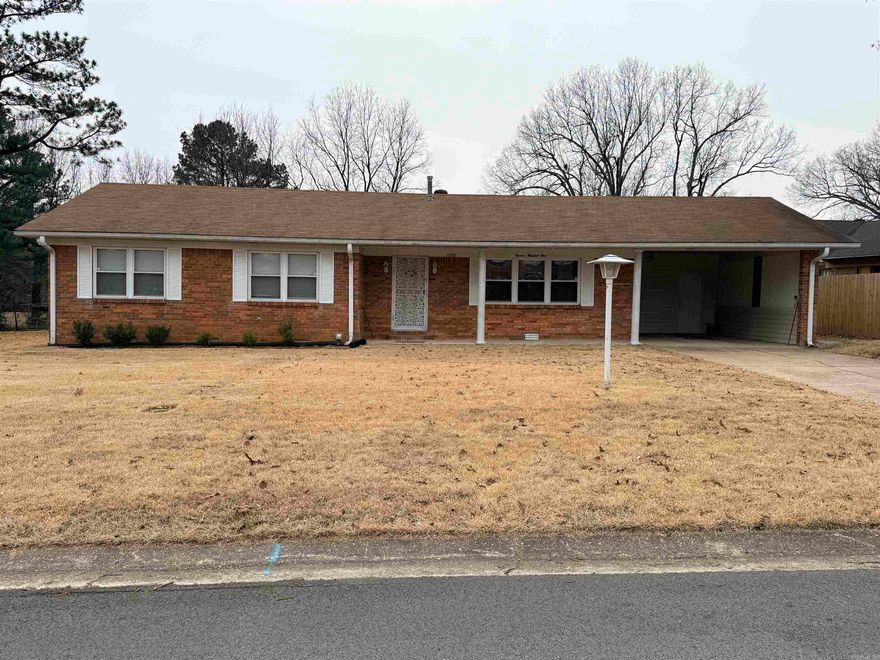 If your a first time home buyer, this nice 3 bedroom 2 bath home in a mature neighborhood is now available! This home features wide hallways, larger than normal bedrooms, Open kitchen and extra Den on the back of the home. Call your favorite Realtor today to make an appointment for your private viewing.