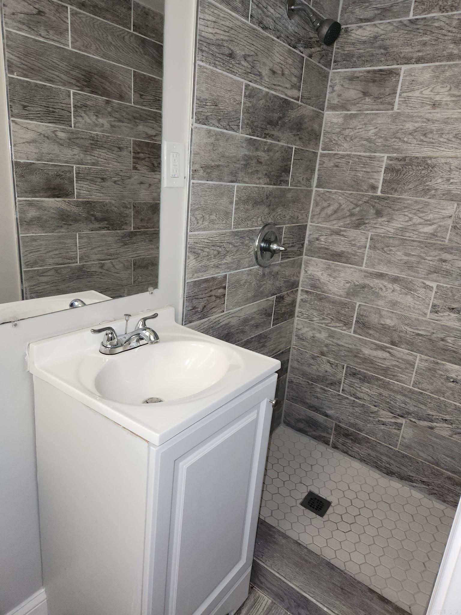 BARROW JOHN - Residential