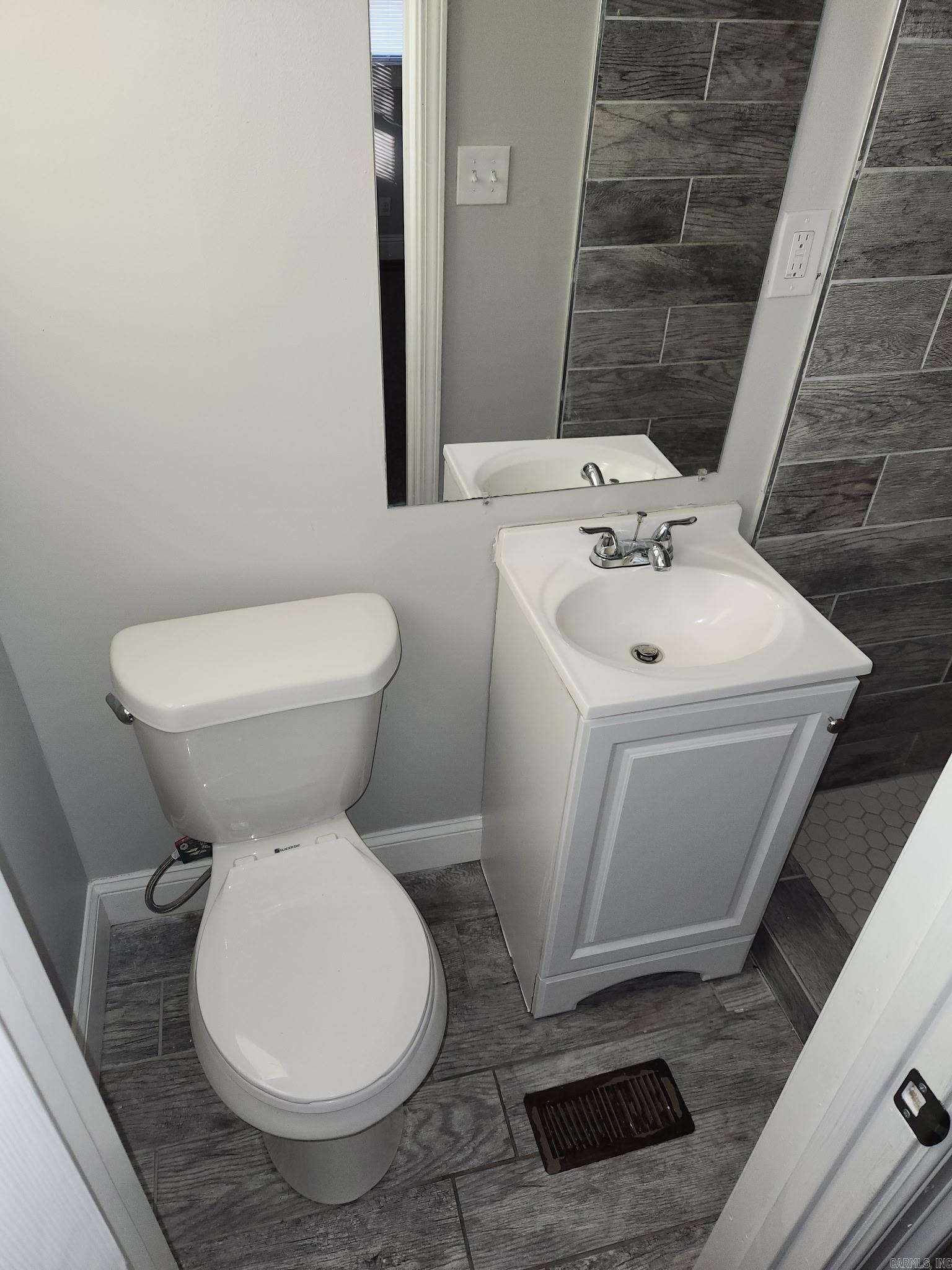 BARROW JOHN - Residential