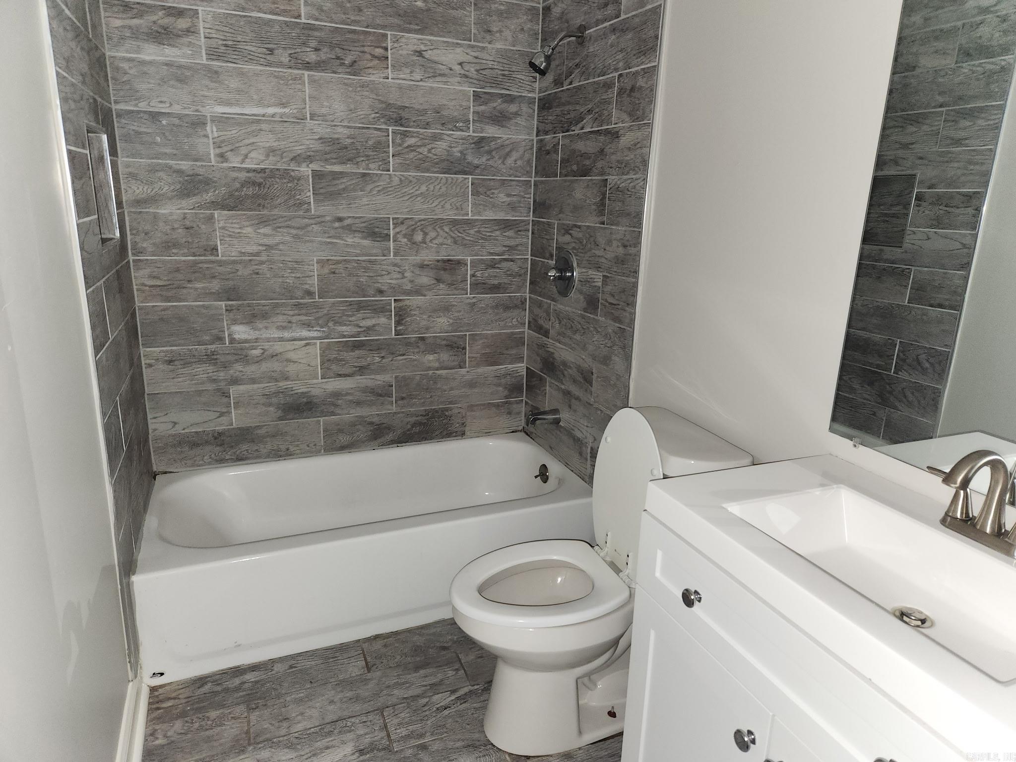 BARROW JOHN - Residential