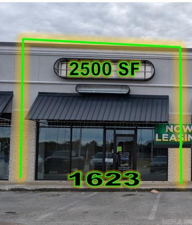 This spacious and well-maintained end cap office space is located in a bustling strip center with high visibility and high traffic counts. It offers a fantastic opportunity for businesses seeking a prominent location in Searcy. Located on Beebe Capps across the street from Harding University you are sure to get noticed. Features includes: Ample parking, Signage opportunities, High traffic location, High Visibility Easy access Interstate 67. Agents see confidential remarks.