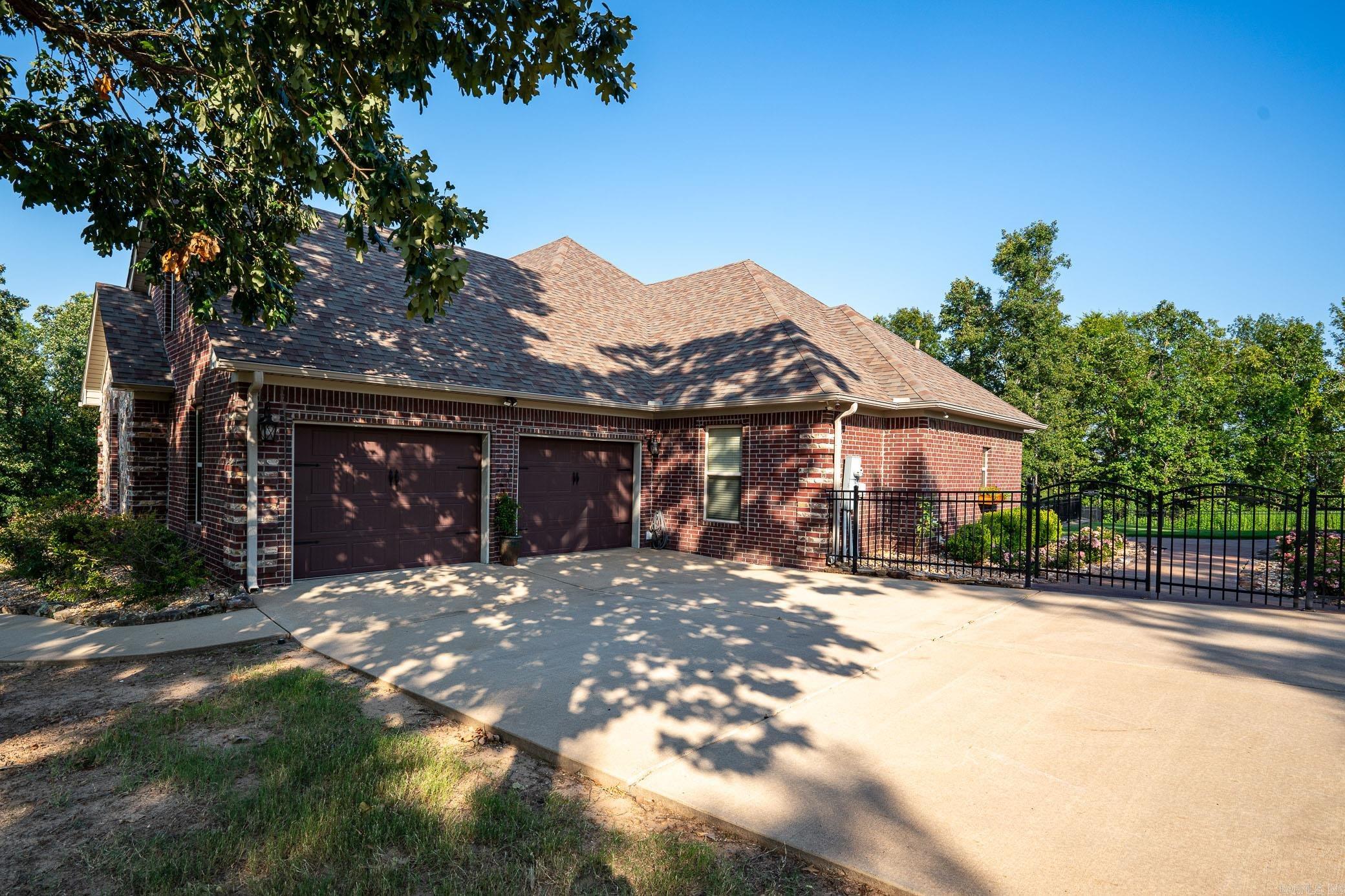 EAGLE RIDGE ESTATES - Residential