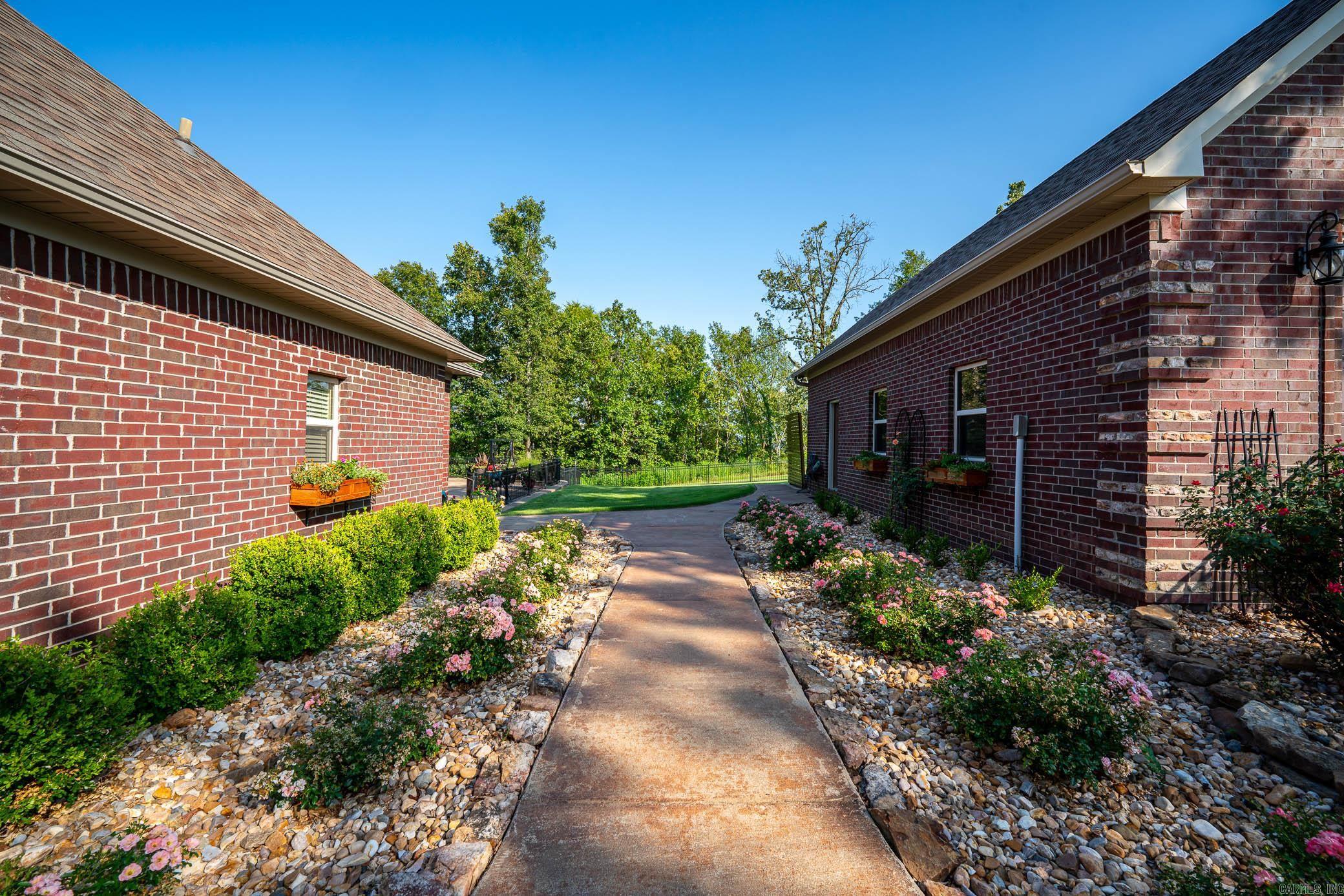 EAGLE RIDGE ESTATES - Residential