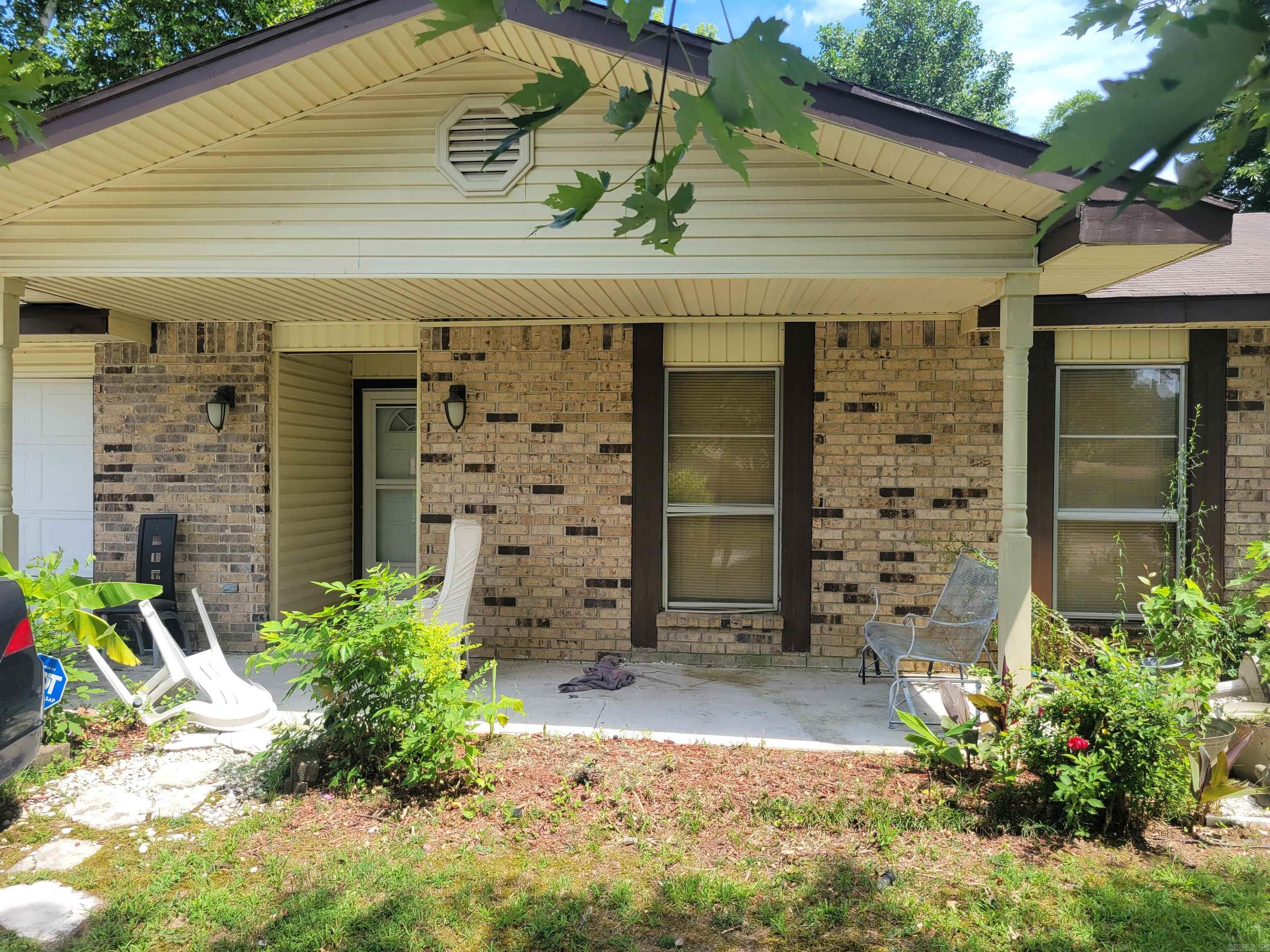 Great Property Close To LR AFB, Great starter Home with Private Back yard.