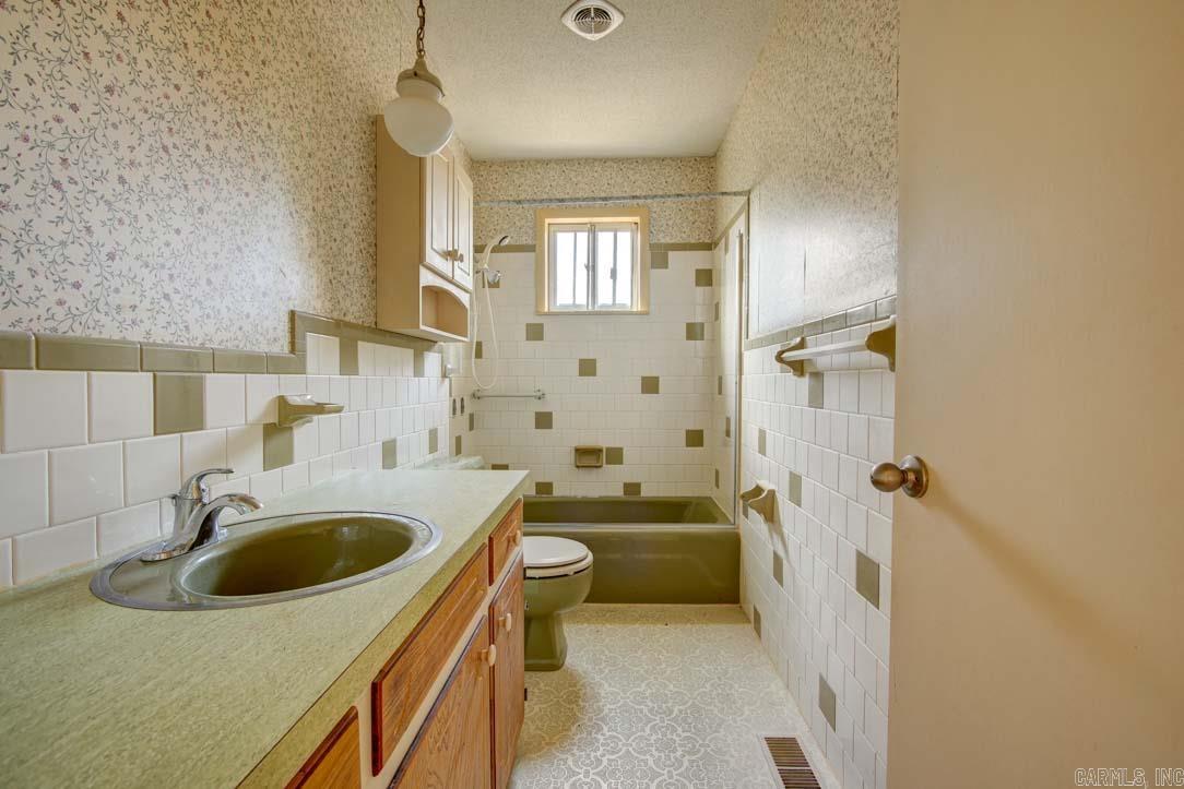 SMITH, L.D. - Residential