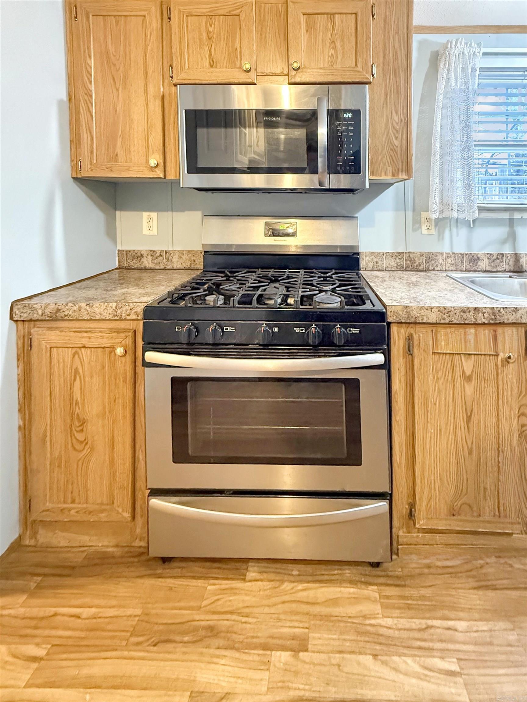 VALLEY OAKS - Residential