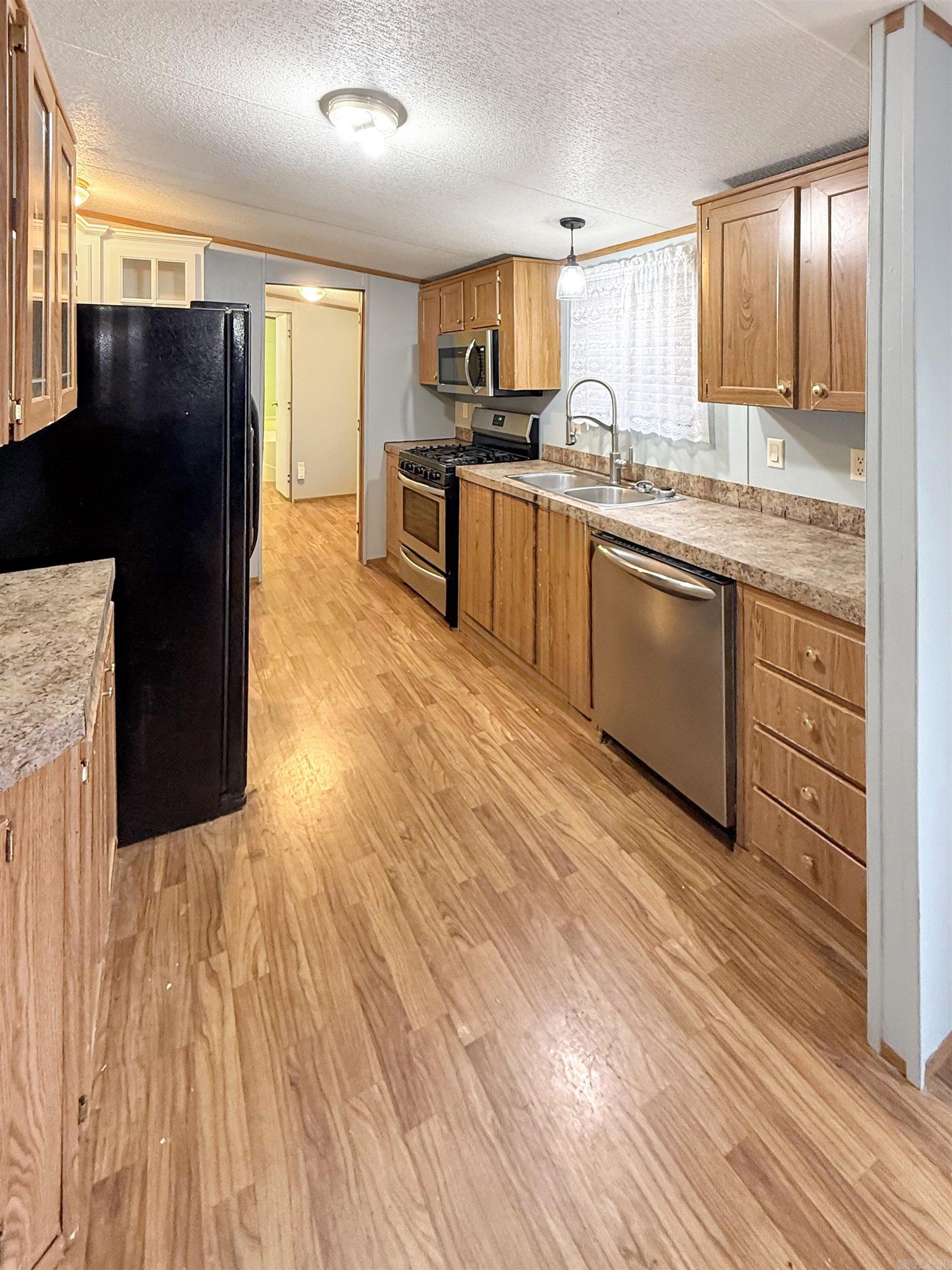 VALLEY OAKS - Residential