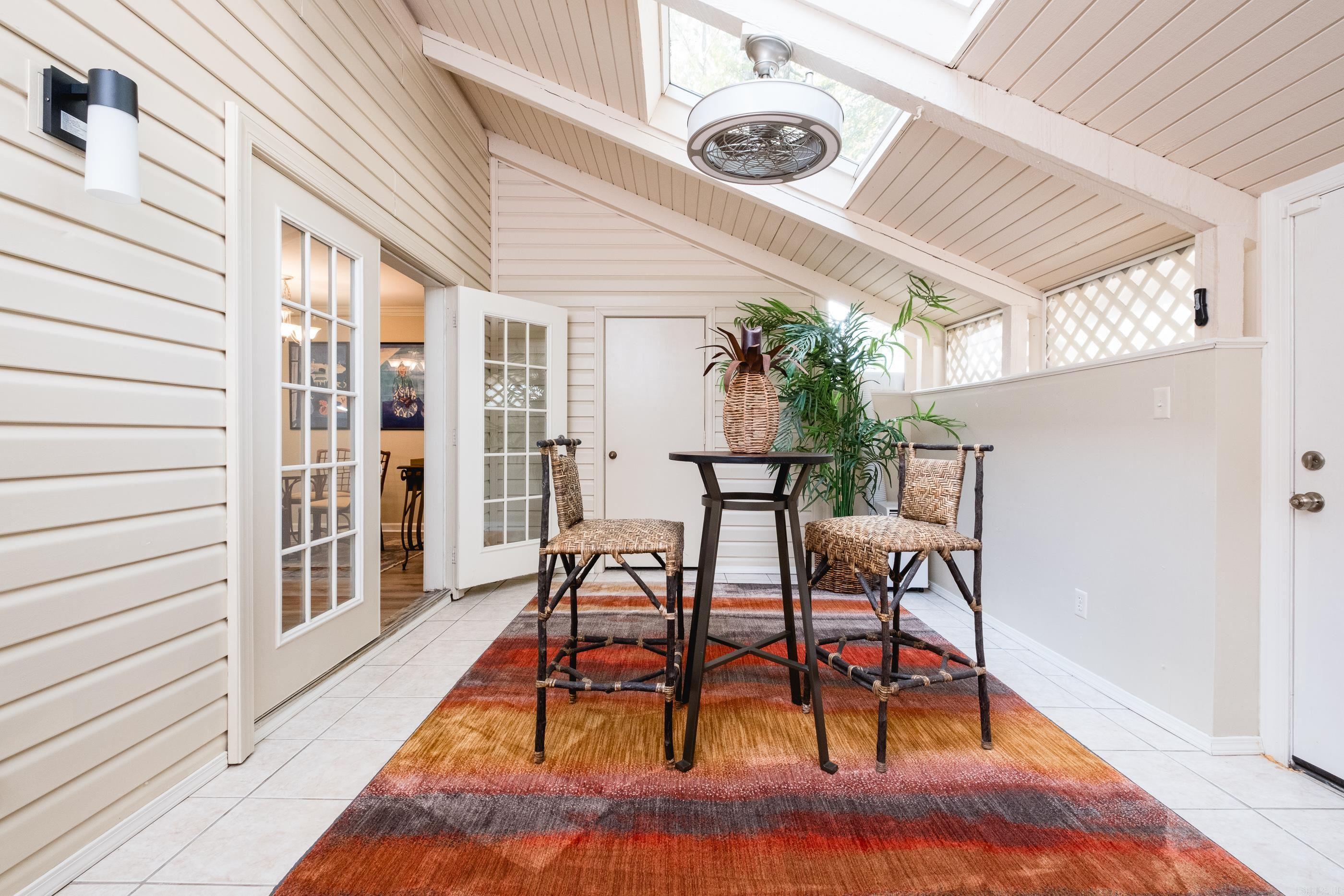 KINGSBRIDGE TWNHSE - Residential