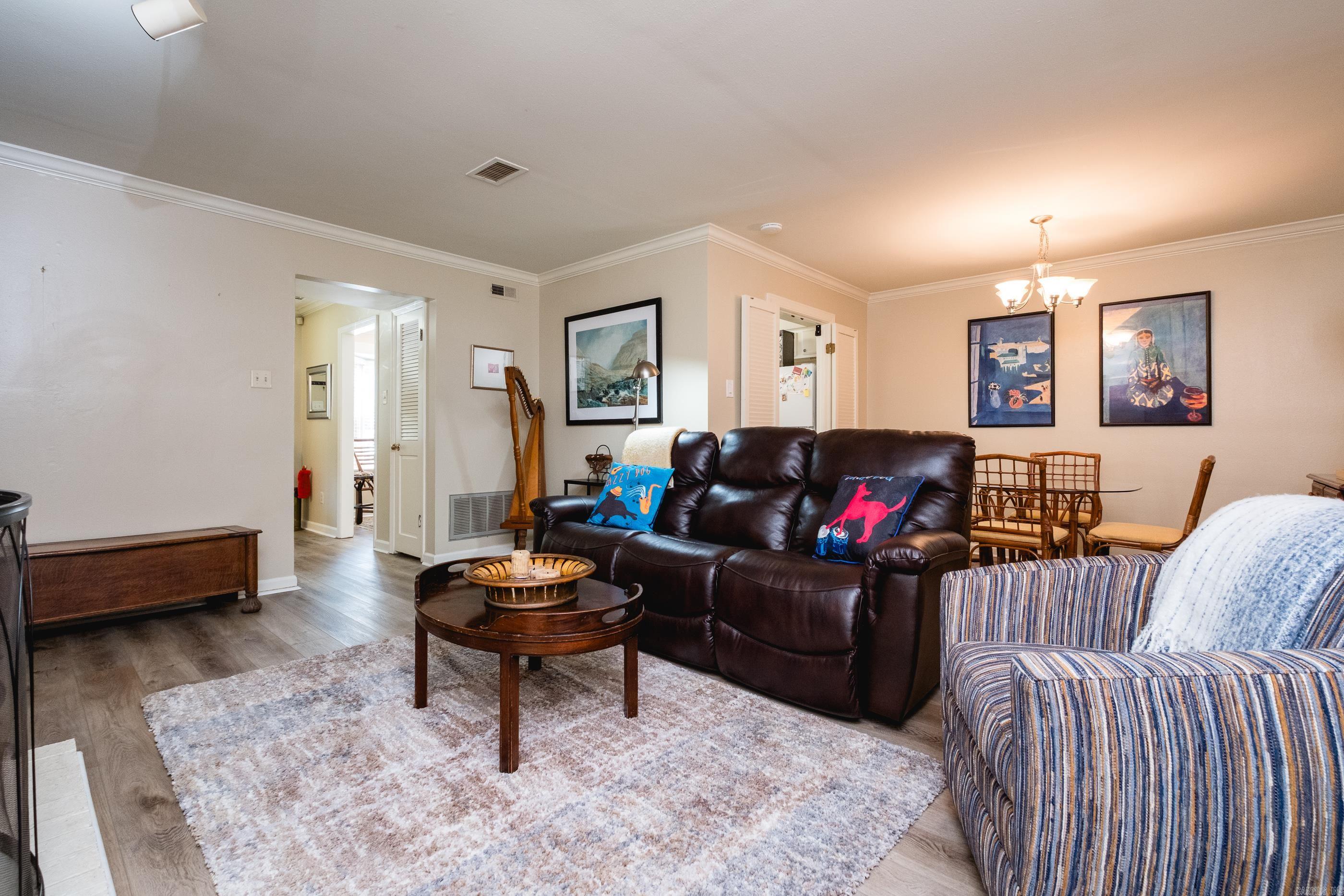 KINGSBRIDGE TWNHSE - Residential