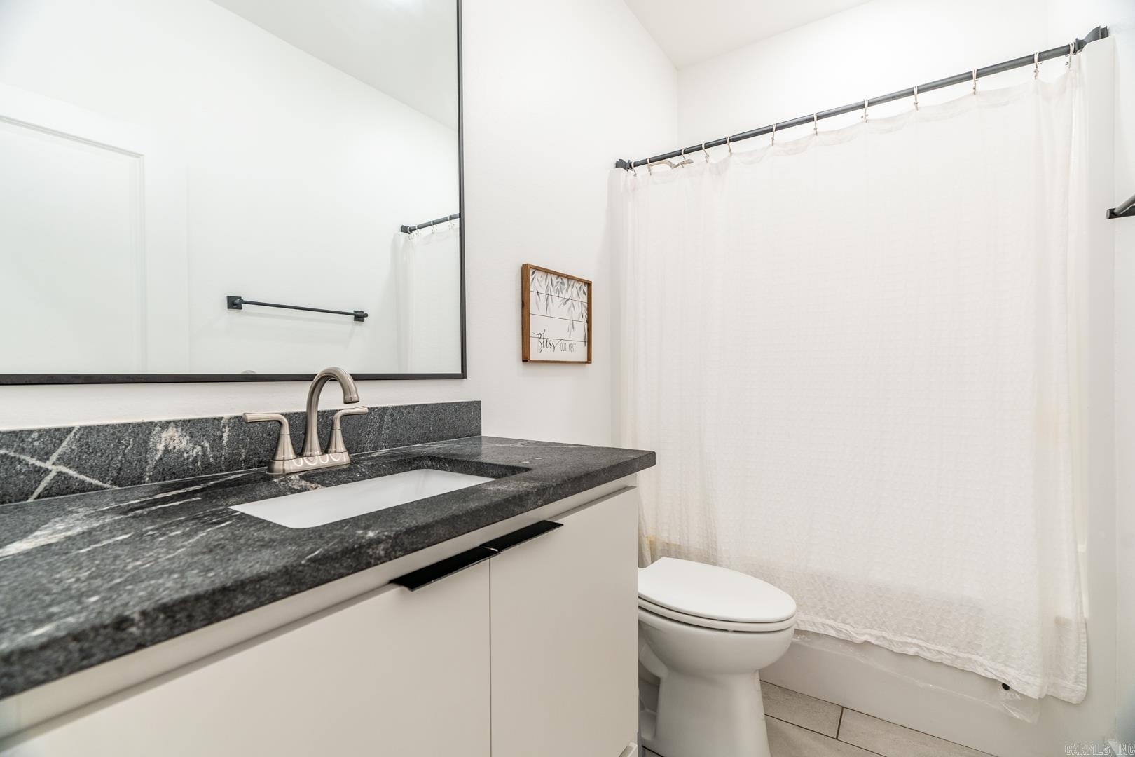 MIDTOWN BRYANT - Residential