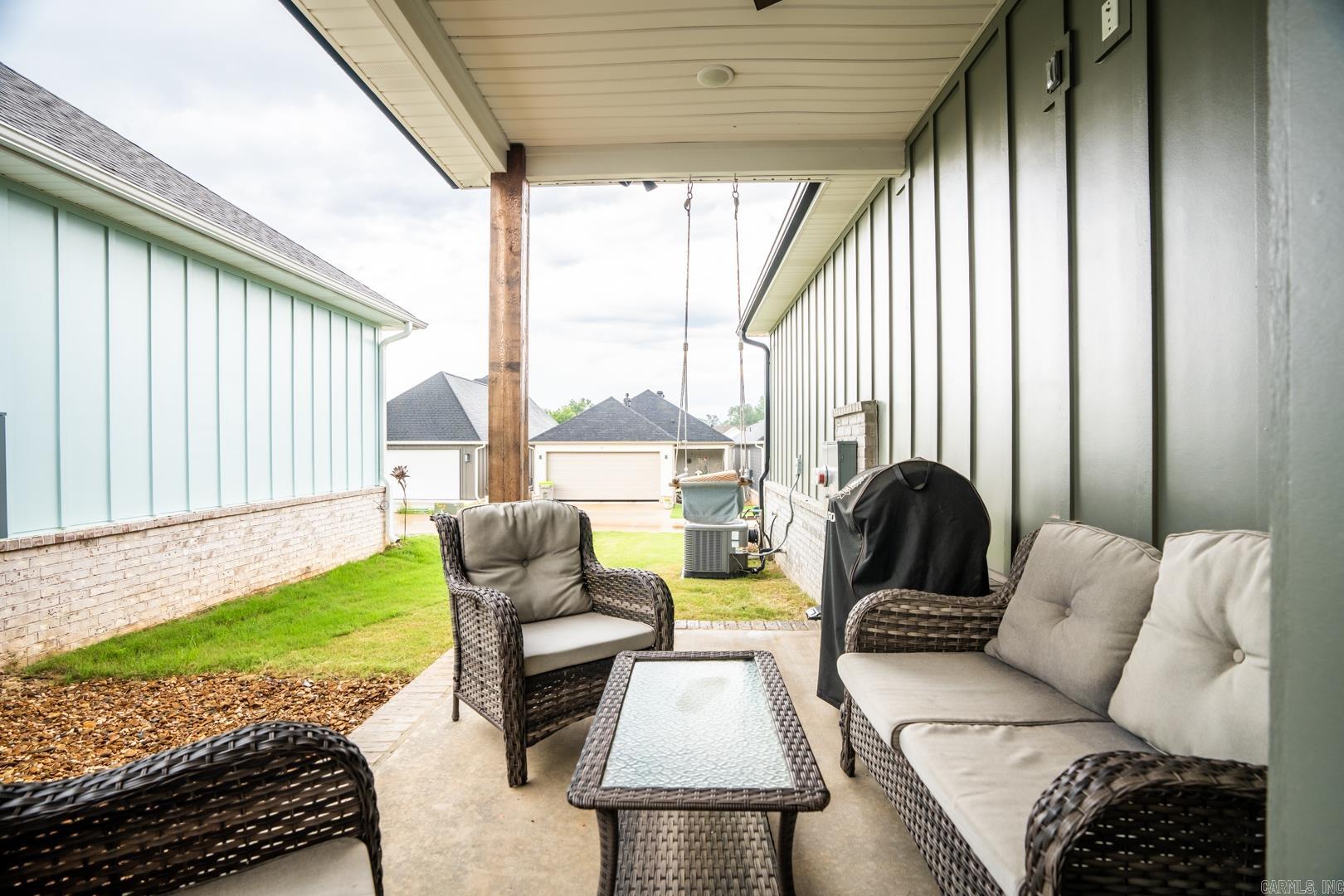 MIDTOWN BRYANT - Residential