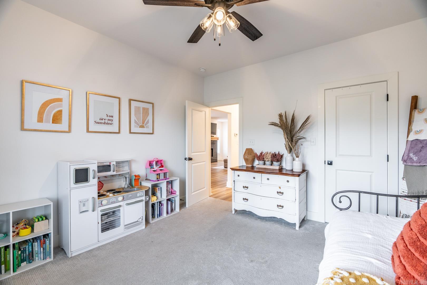 MIDTOWN BRYANT - Residential