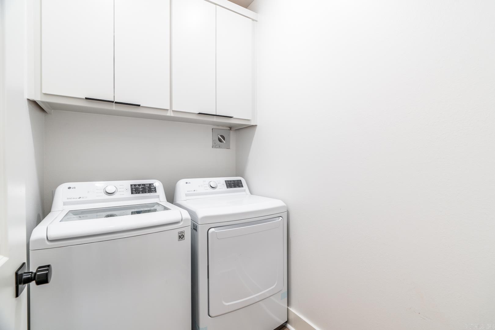 MIDTOWN BRYANT - Residential