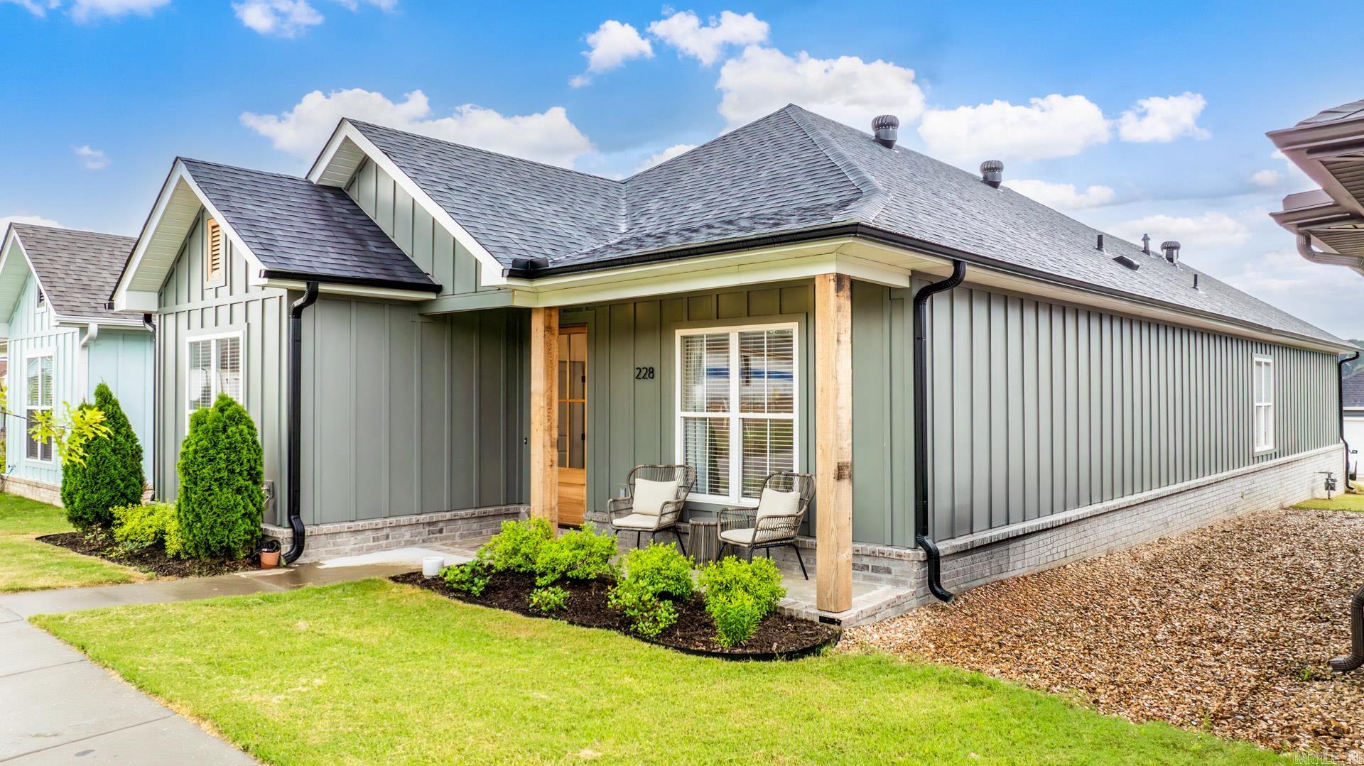 MIDTOWN BRYANT - Residential