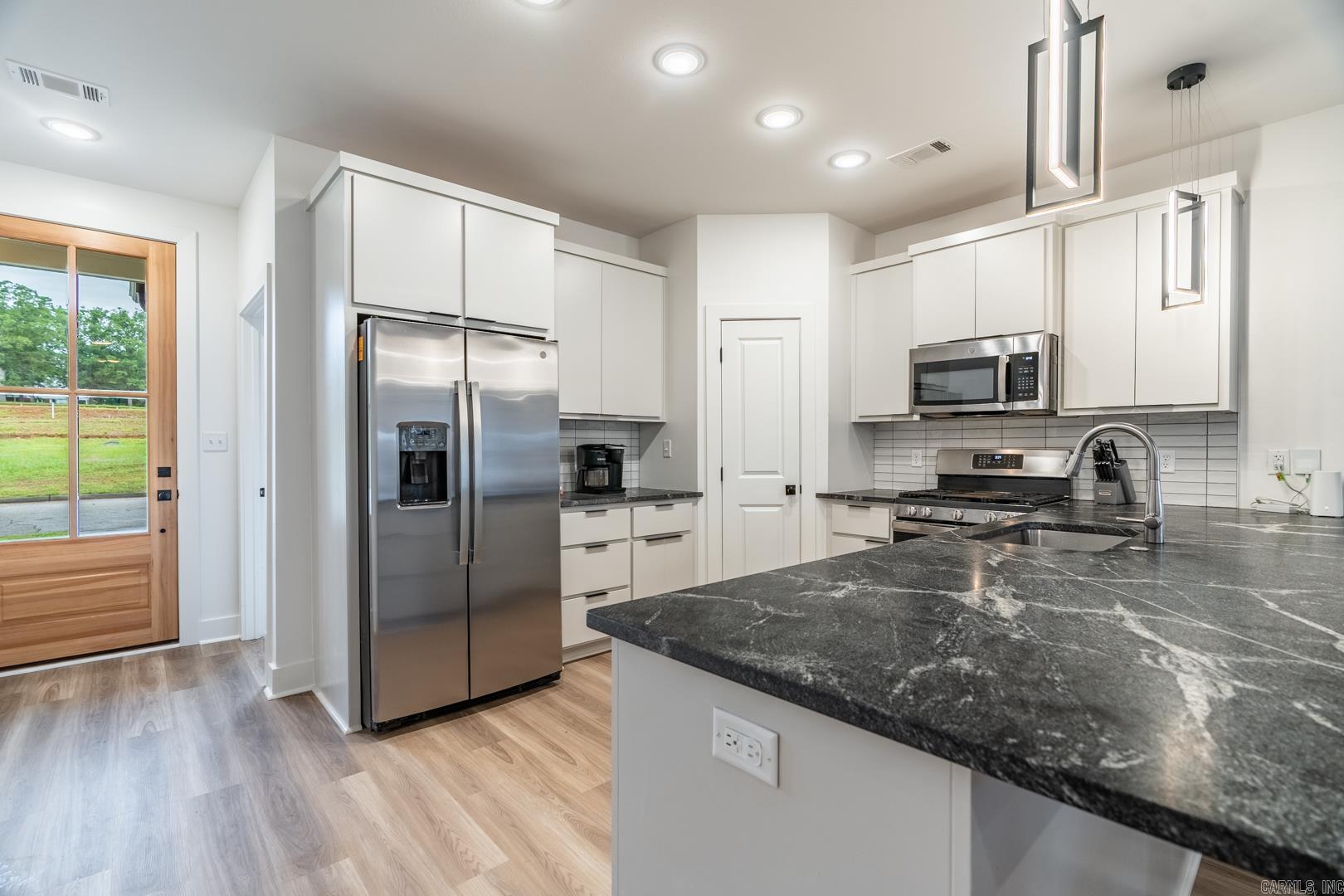 MIDTOWN BRYANT - Residential