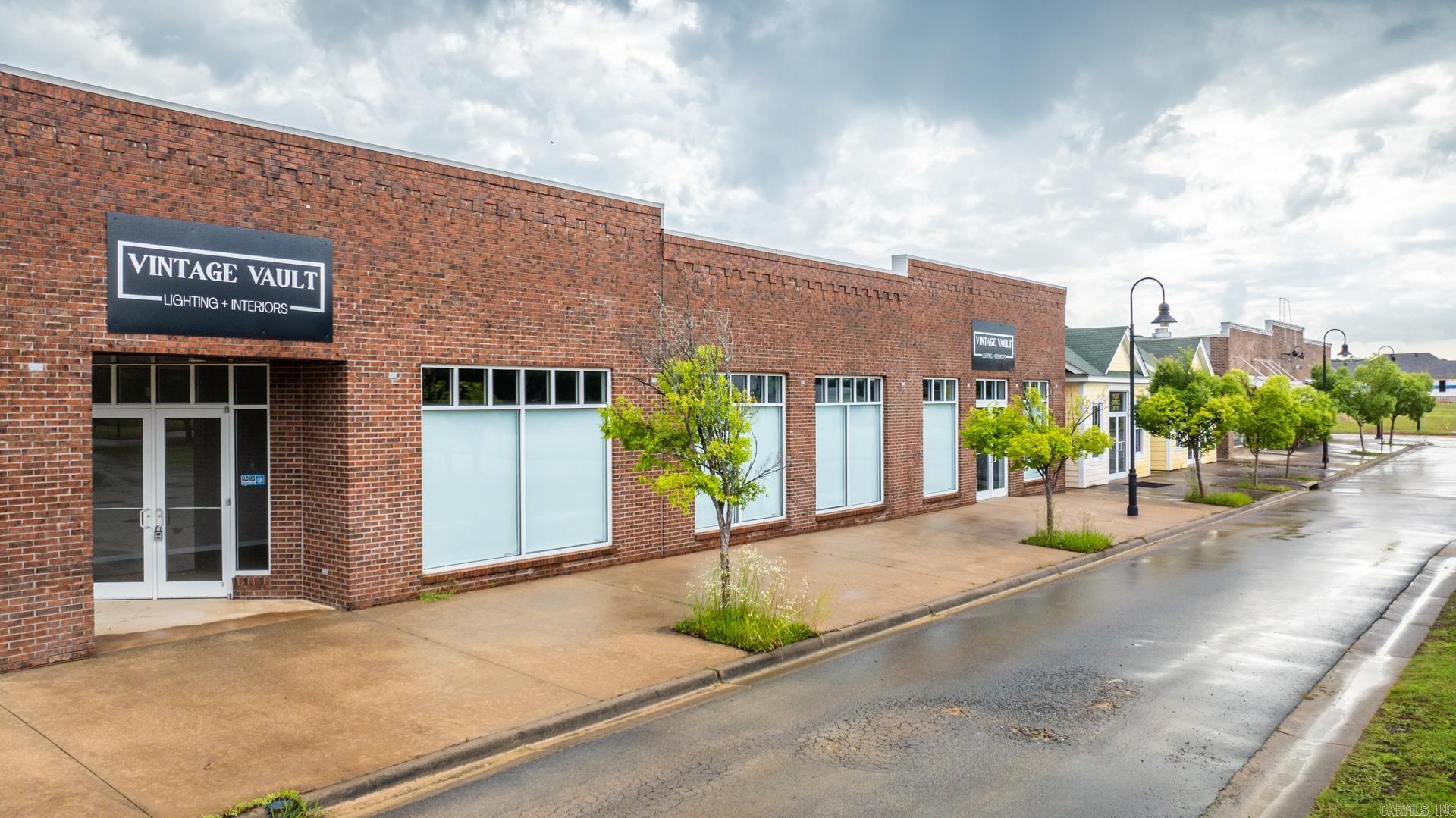 MIDTOWN BRYANT - Residential