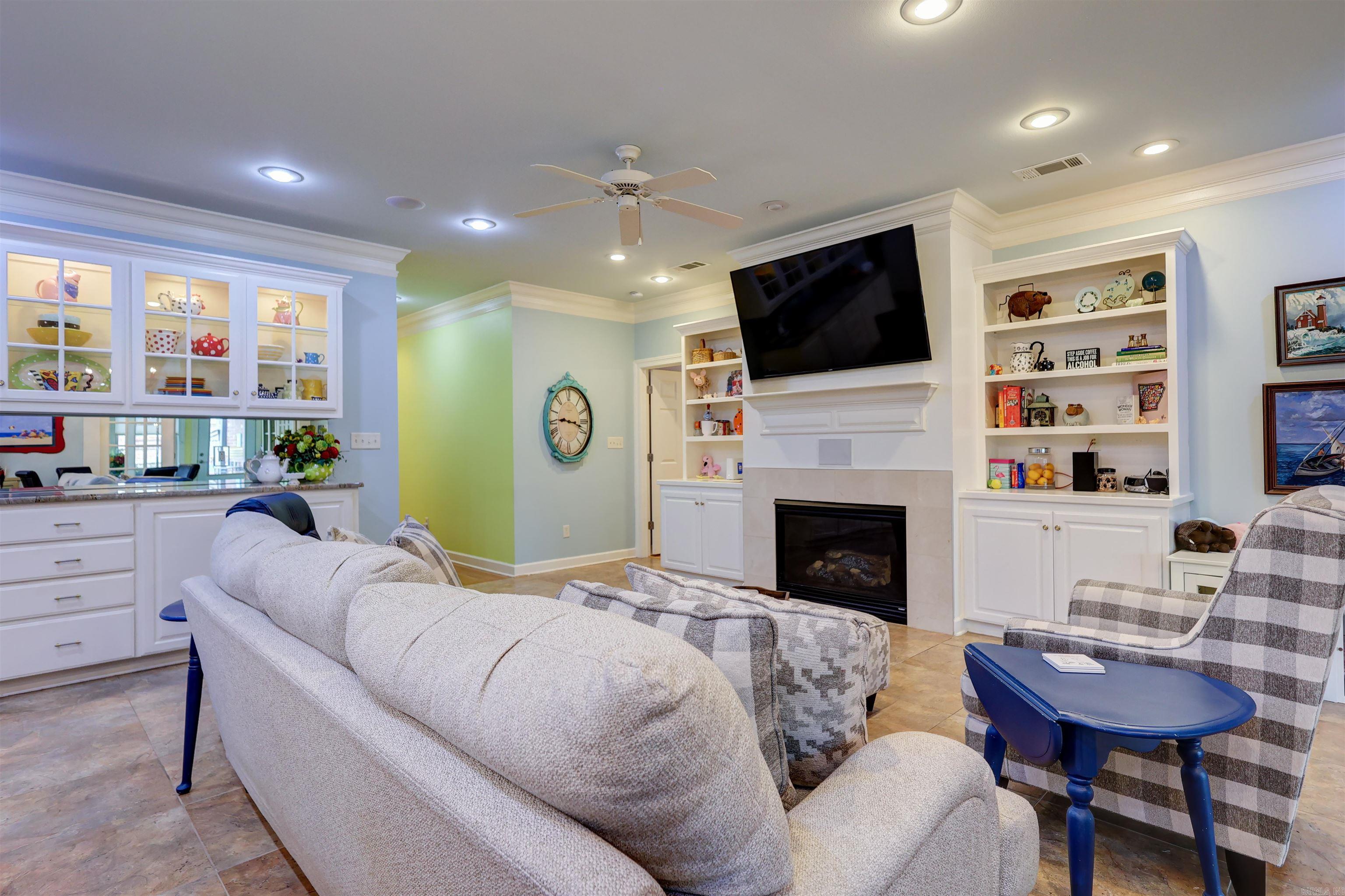 Montagne Court - Residential