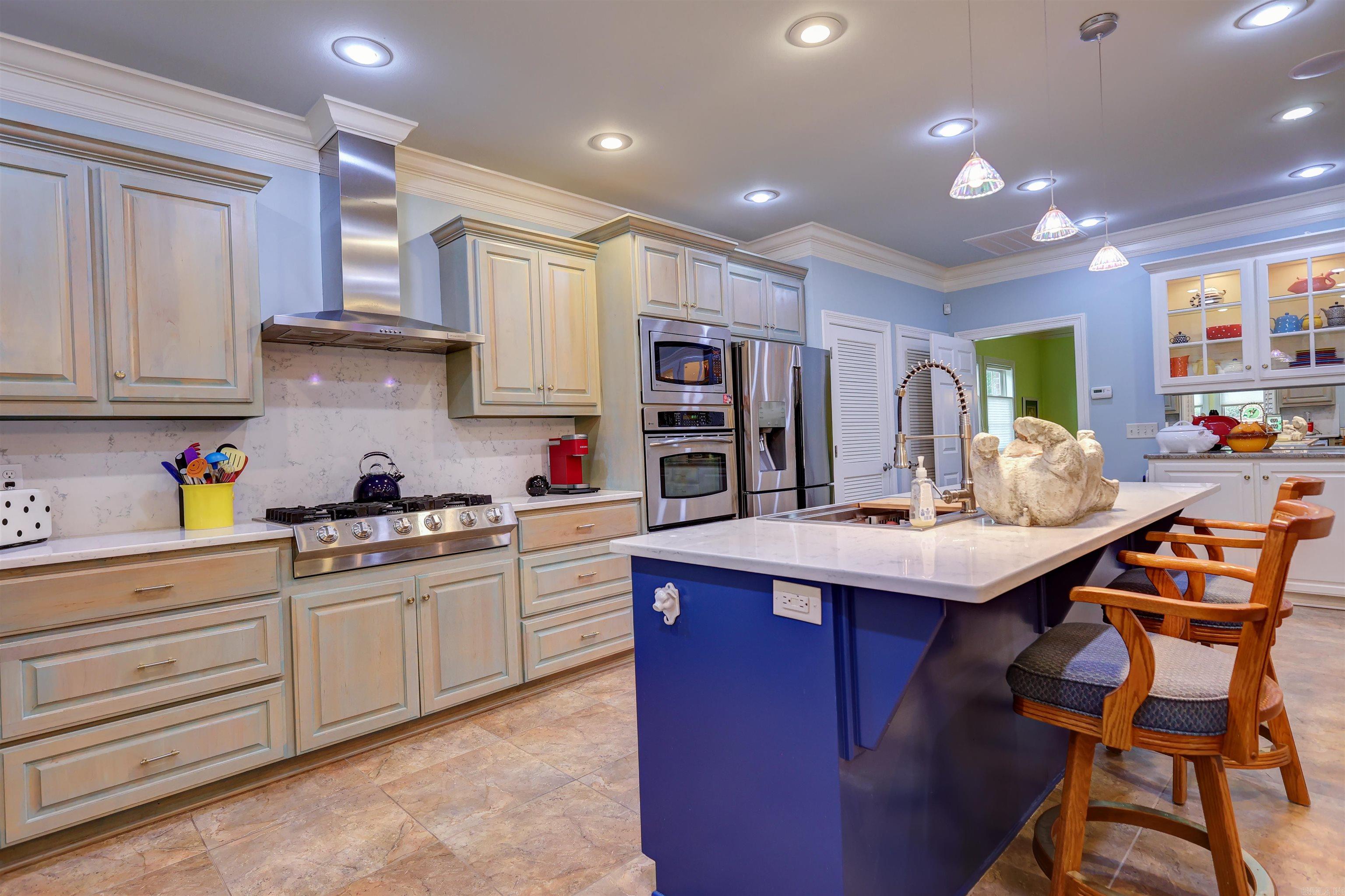 Montagne Court - Residential