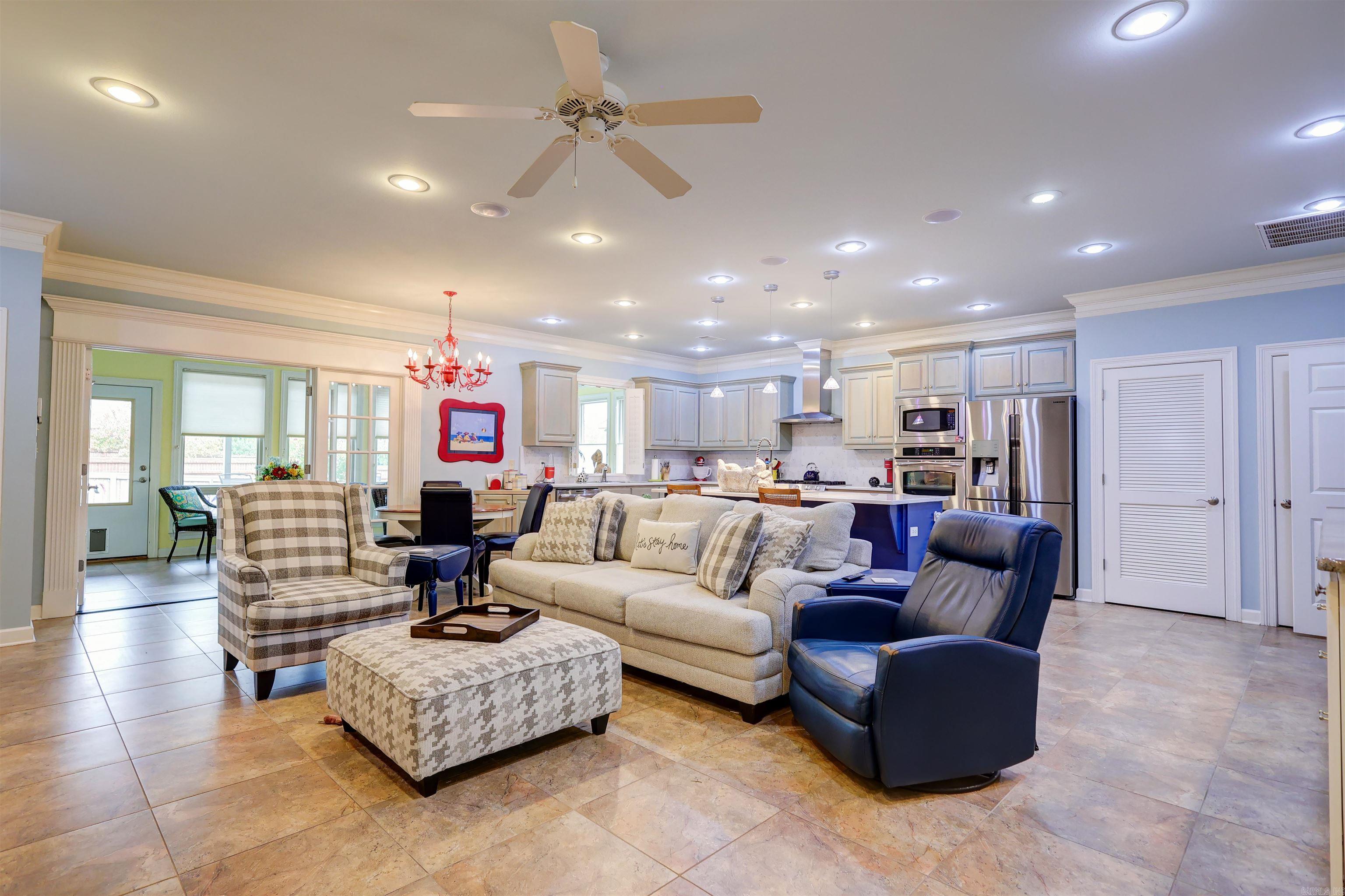 Montagne Court - Residential