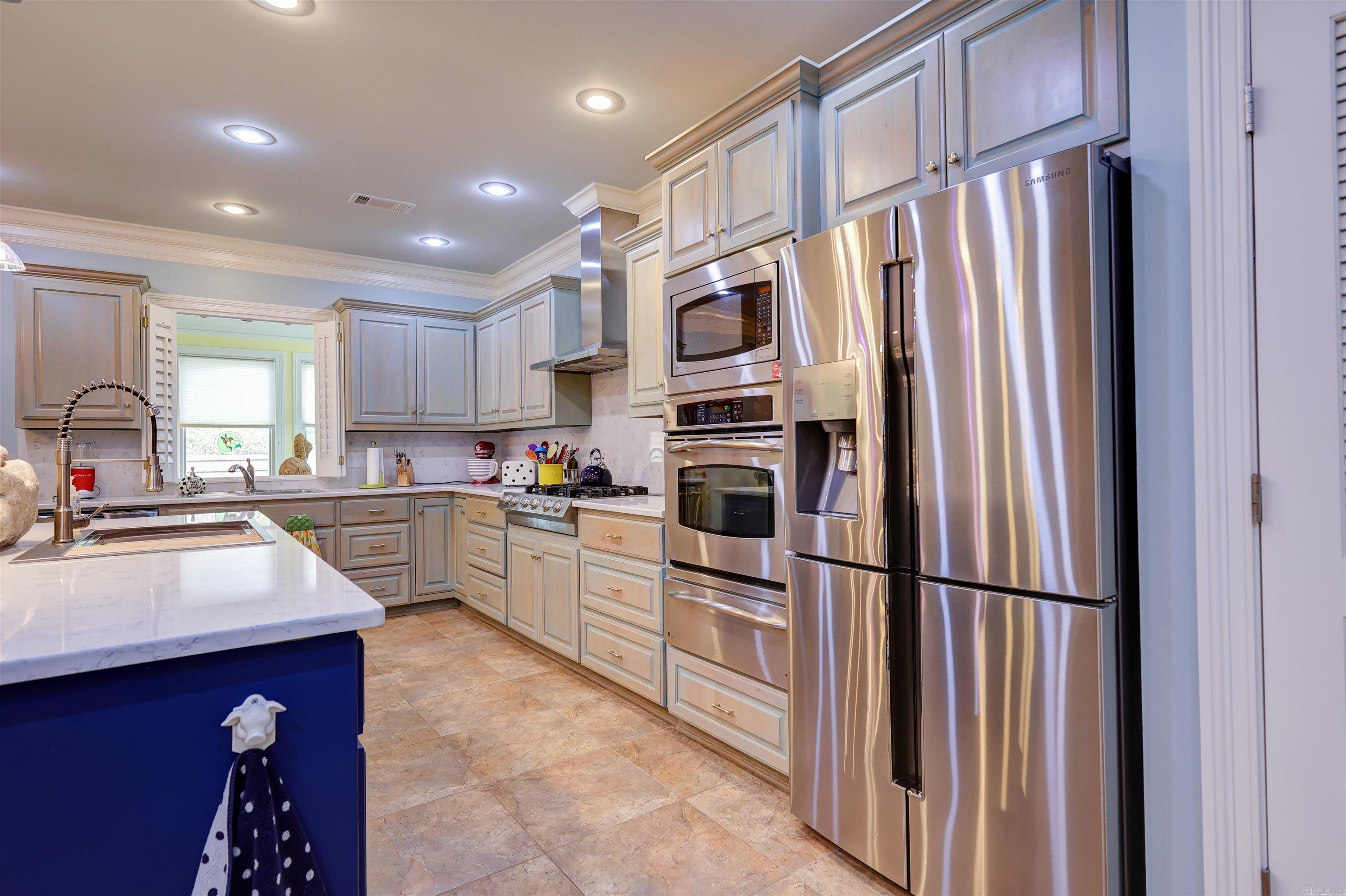 Montagne Court - Residential