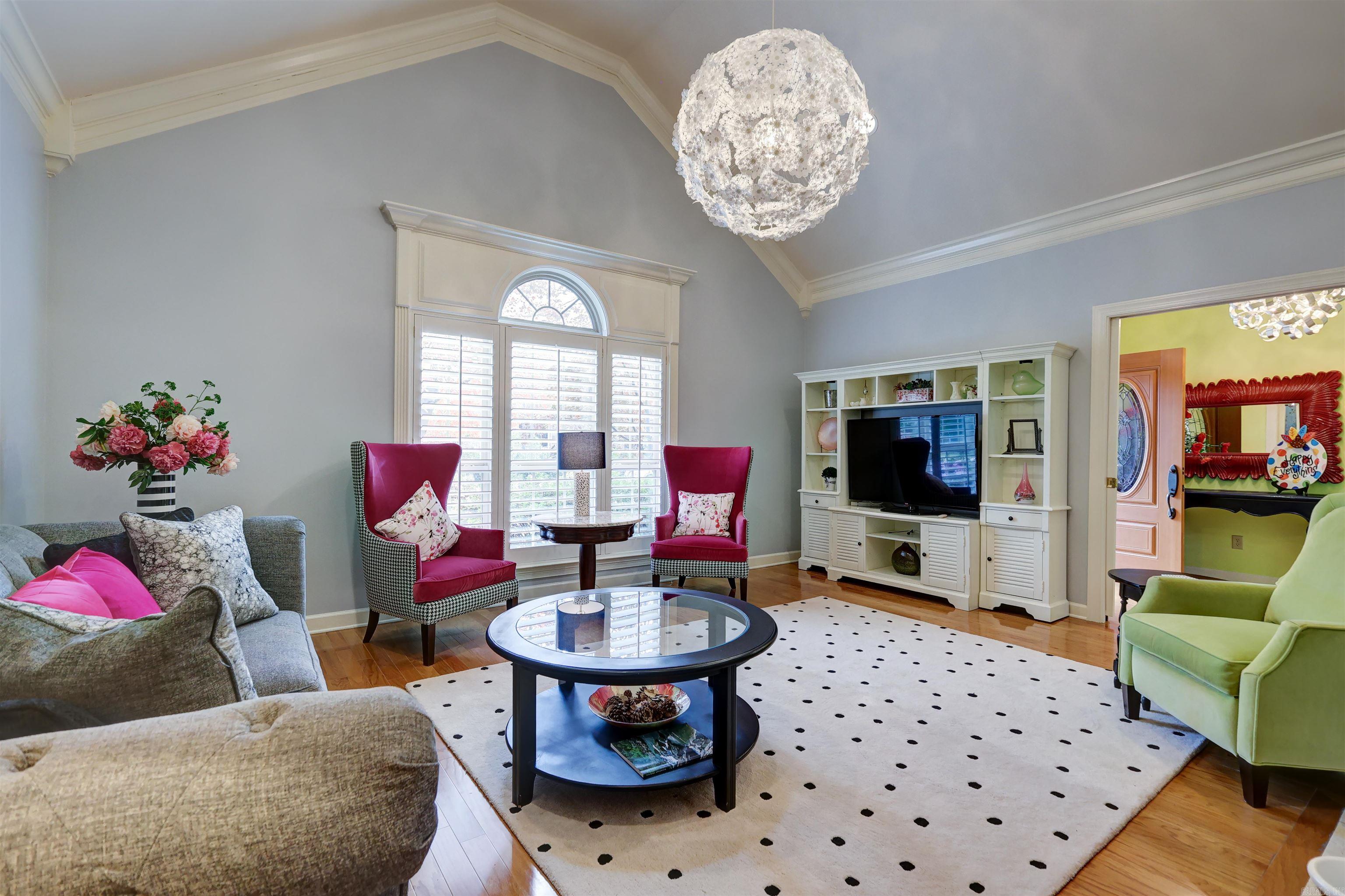 Montagne Court - Residential