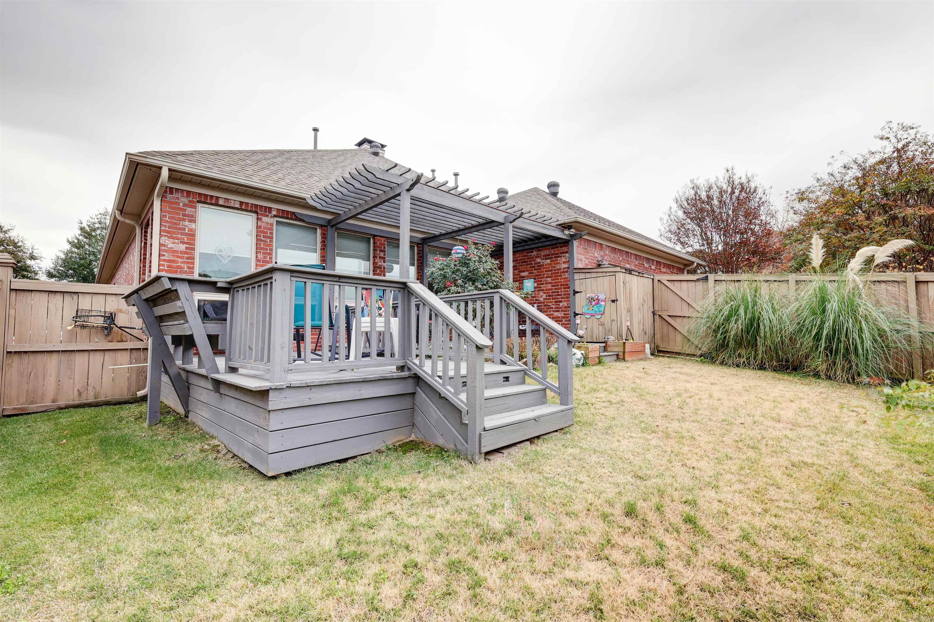 Montagne Court - Residential