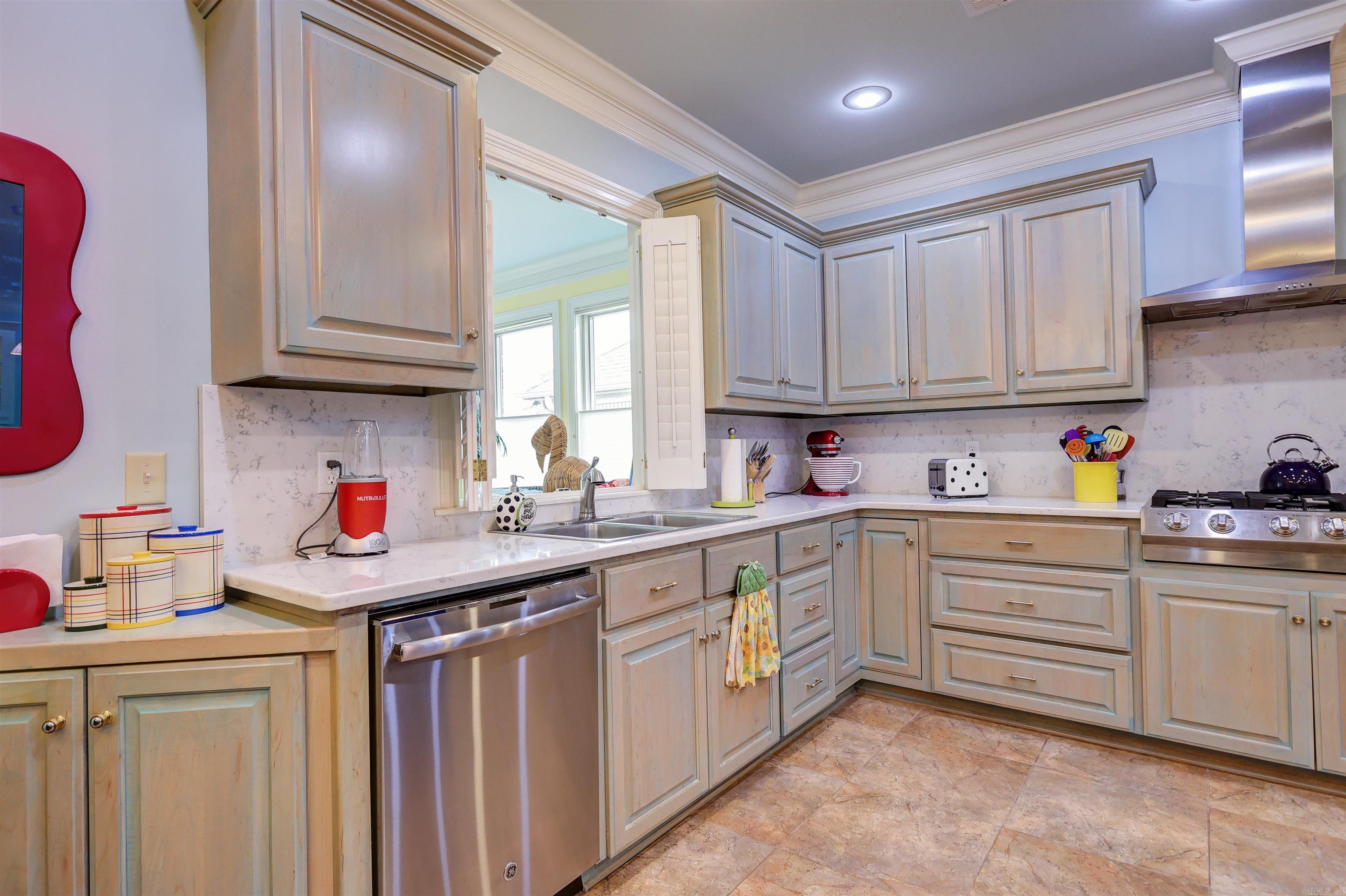 Montagne Court - Residential