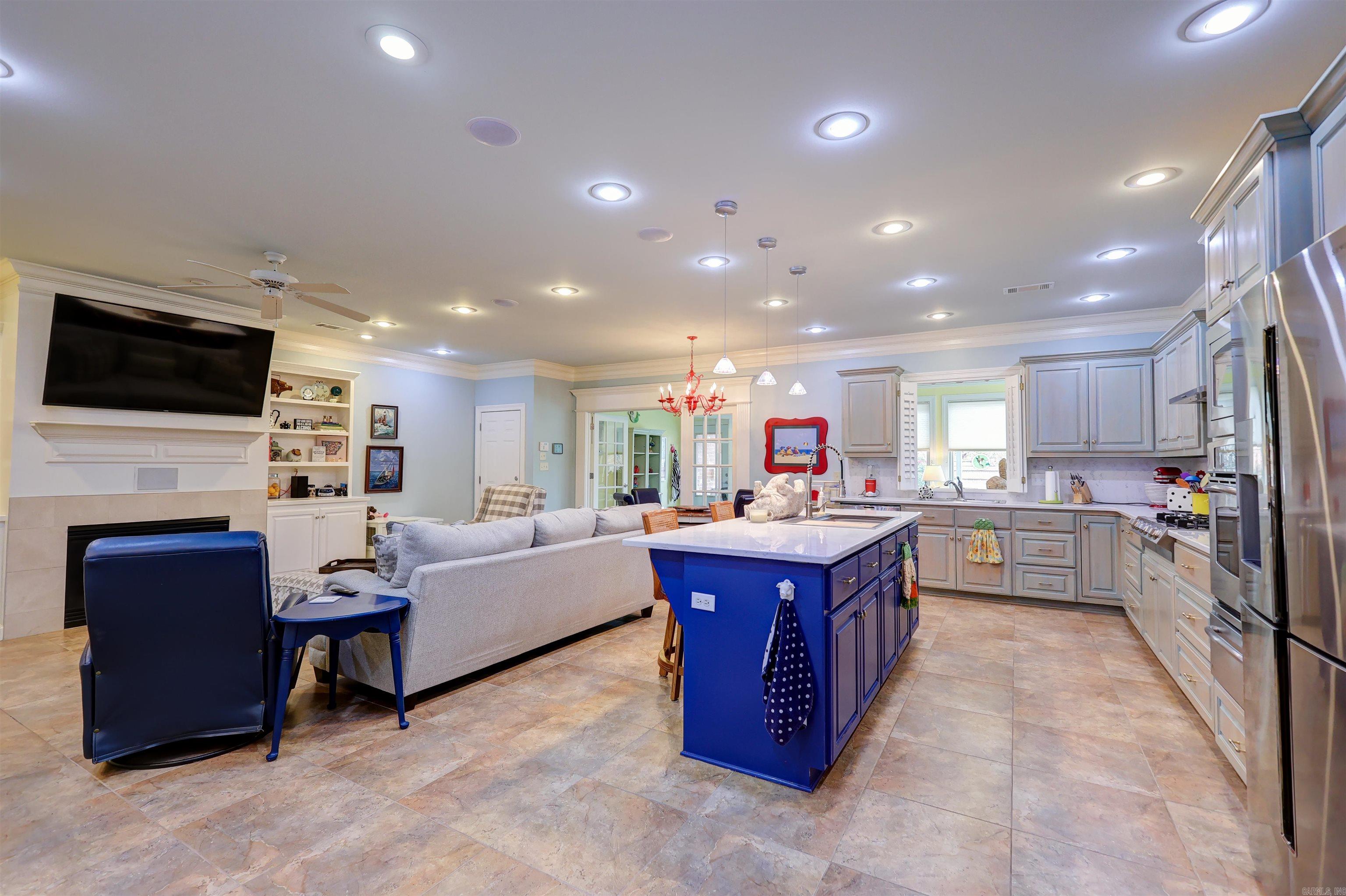 Montagne Court - Residential